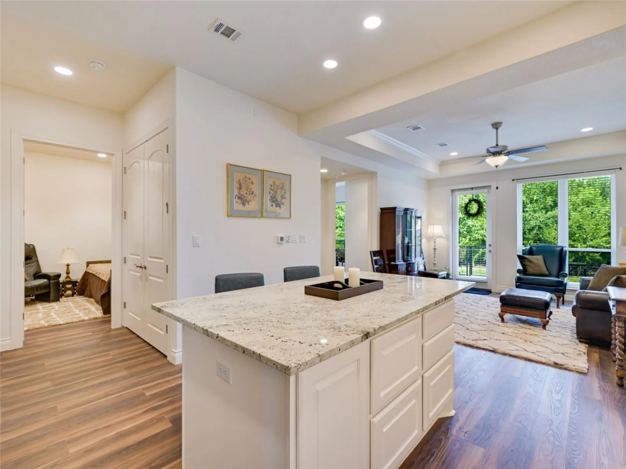 Property Slideshow image 12 of 31 | 102 bella toscana ave unit 1103, Lakeway, TX, 78734