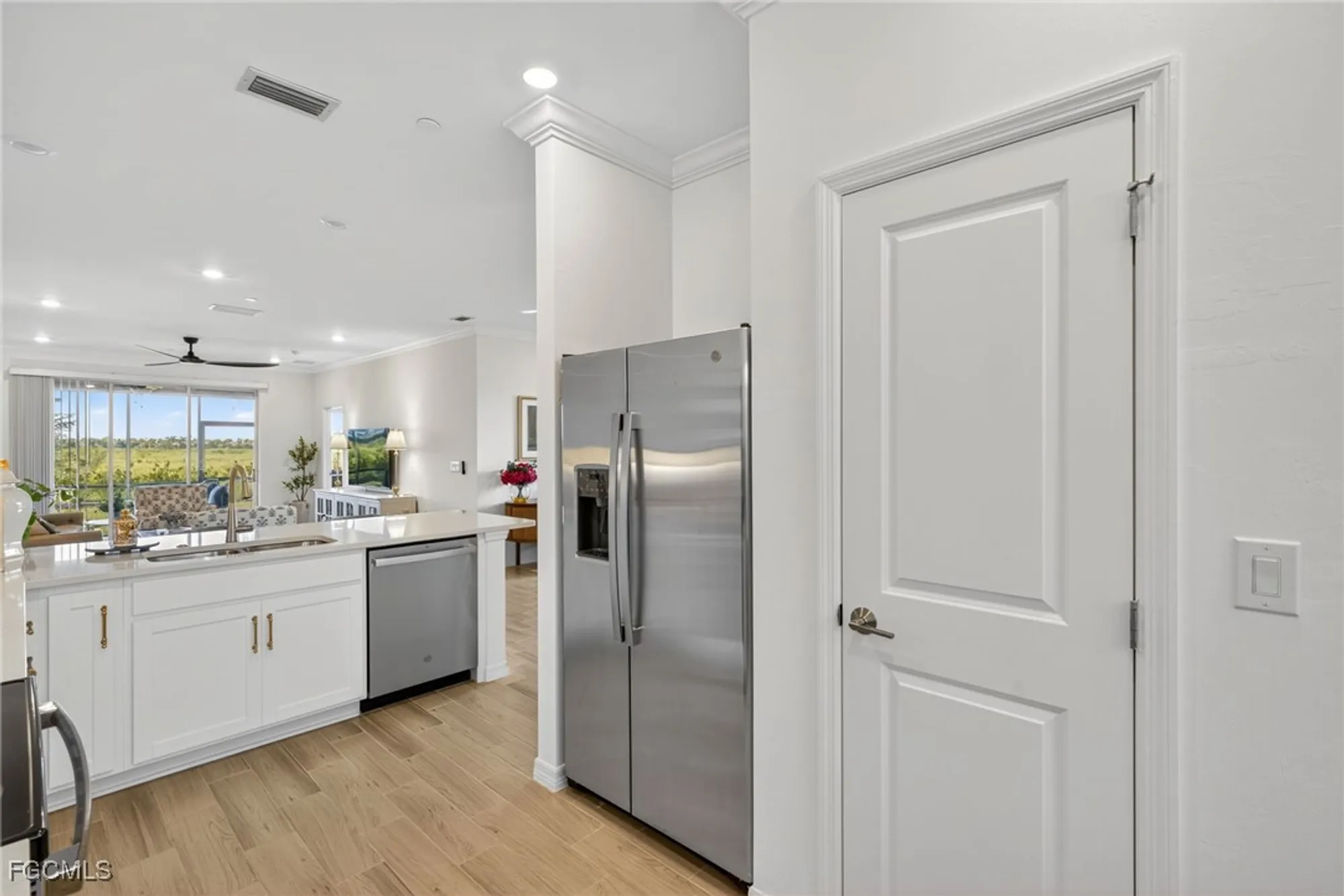 Property Slideshow image 12 of 50 | 11861 venetian lagoon dr unit 104, Fort Myers, FL, 33913