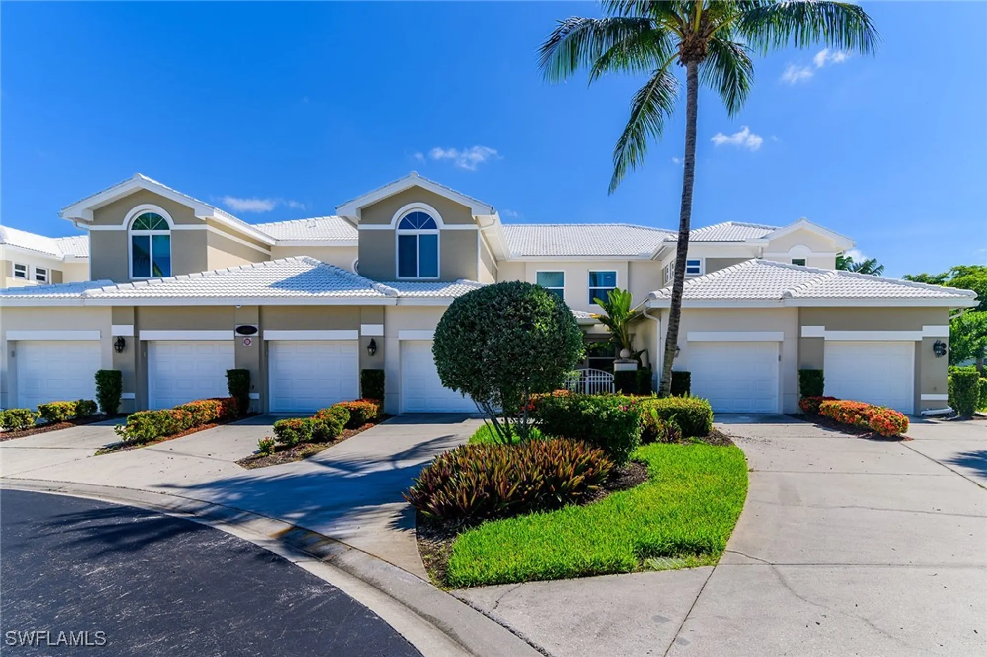 Property Slideshow image 1 of 40 | 4650 hawks nest way 204, Naples, FL, 34114