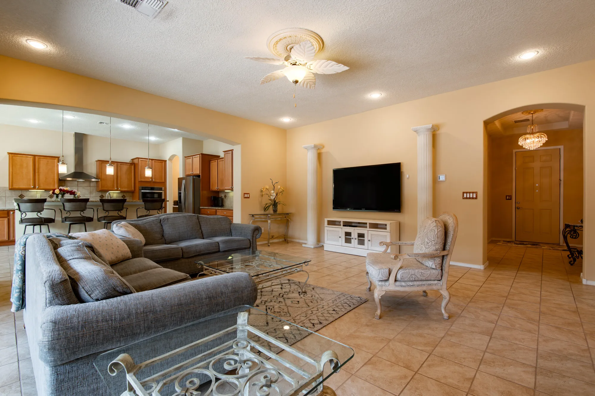 Property Slideshow image 10 of 52 | 9316 iron creek ln, Albuquerque, NM, 87120