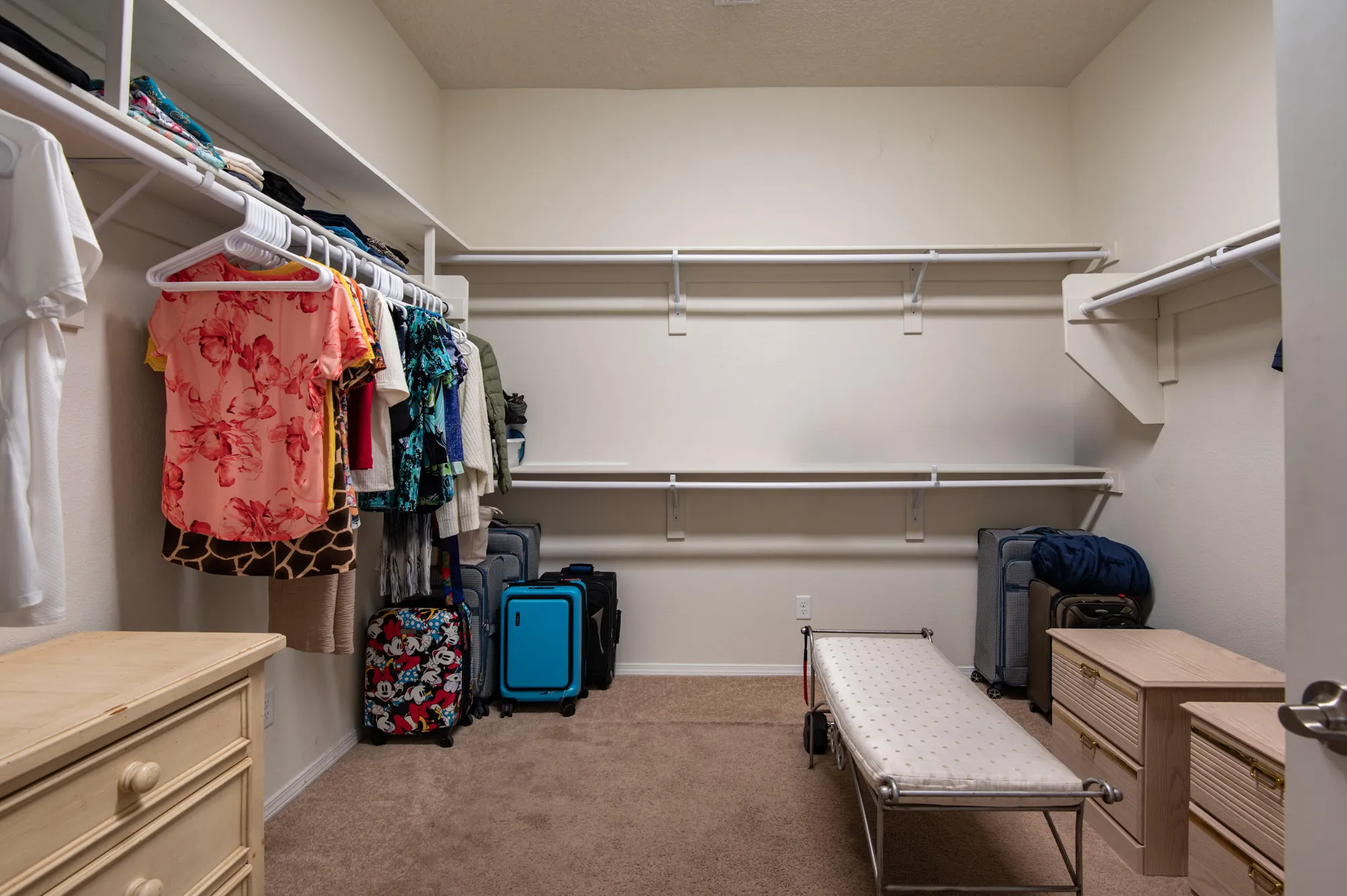 Property Slideshow image 25 of 52 | 9316 iron creek ln, Albuquerque, NM, 87120