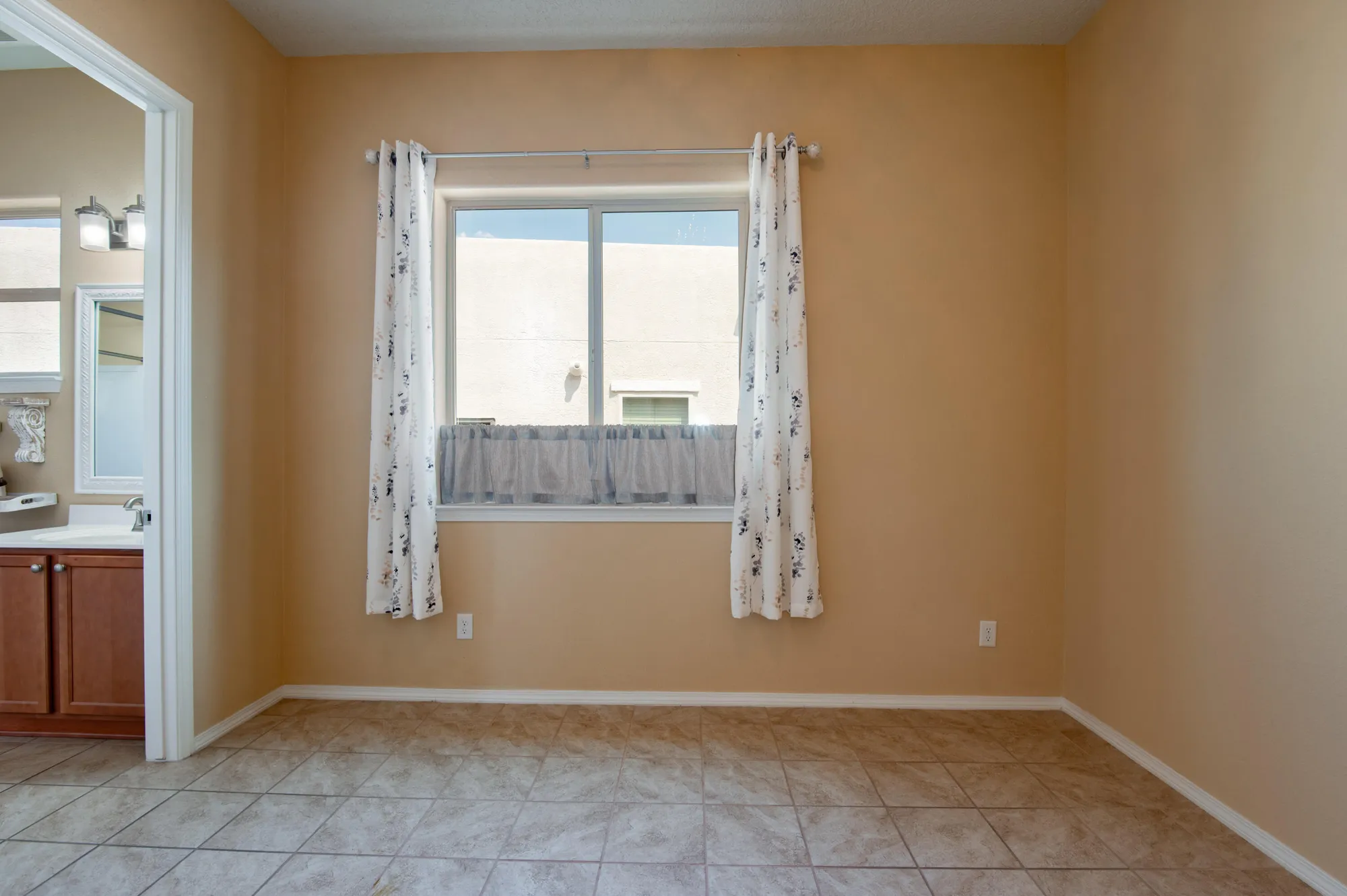 Property Slideshow image 26 of 52 | 9316 iron creek ln, Albuquerque, NM, 87120