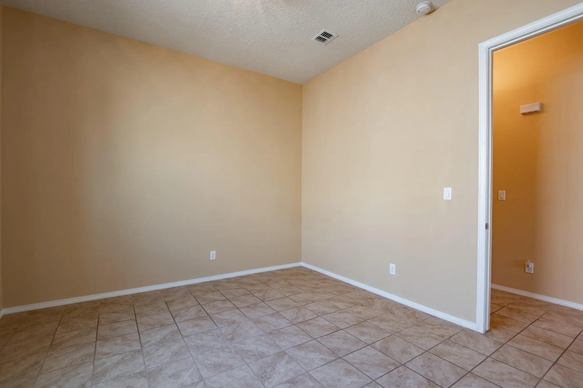 Property Slideshow image 28 of 52 | 9316 iron creek ln, Albuquerque, NM, 87120