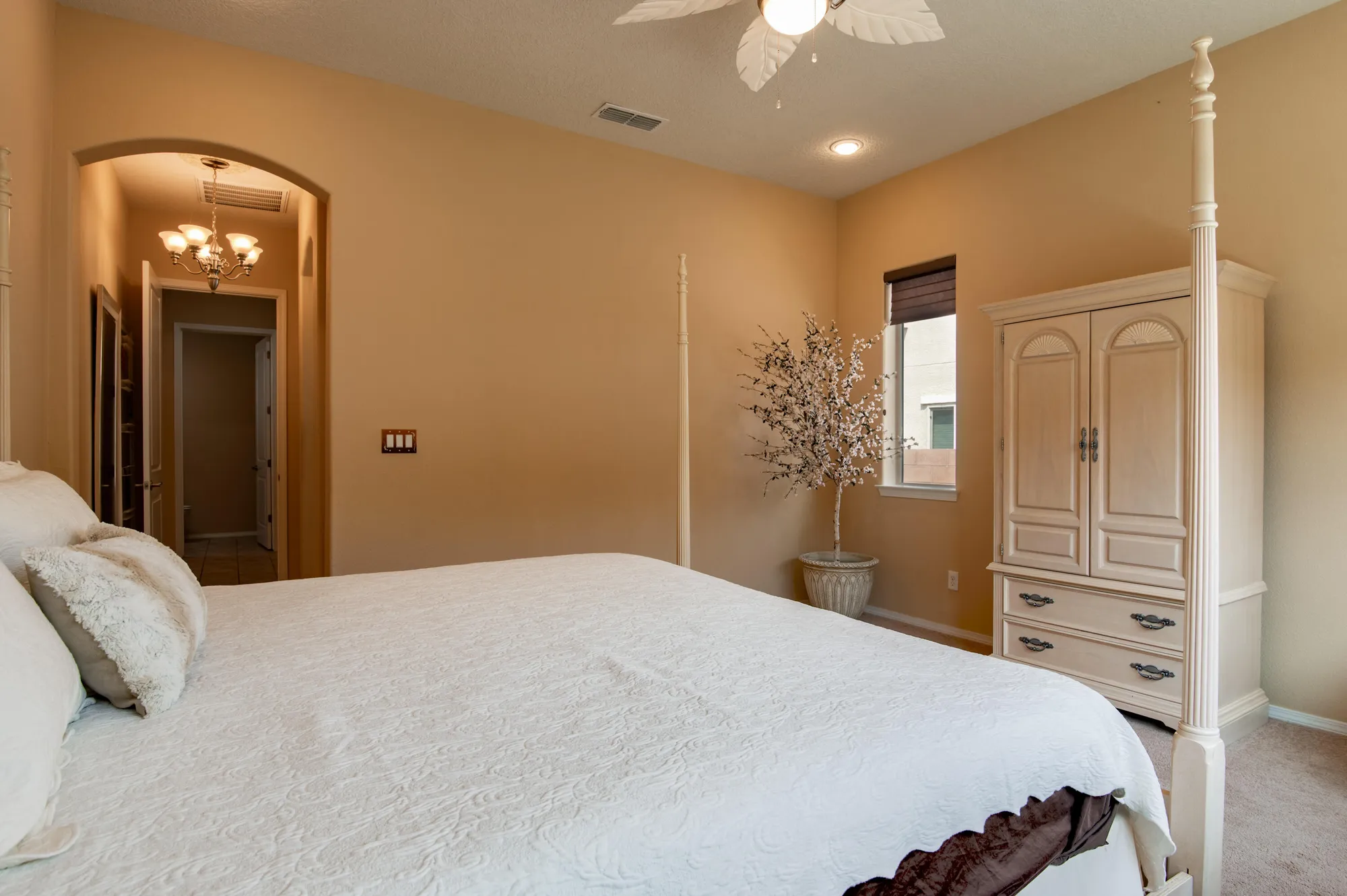 Property Slideshow image 22 of 52 | 9316 iron creek ln, Albuquerque, NM, 87120
