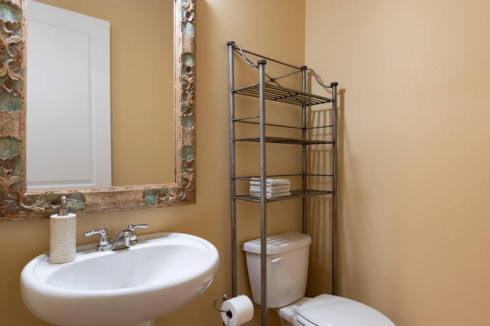 Property Slideshow image 33 of 52 | 9316 iron creek ln, Albuquerque, NM, 87120