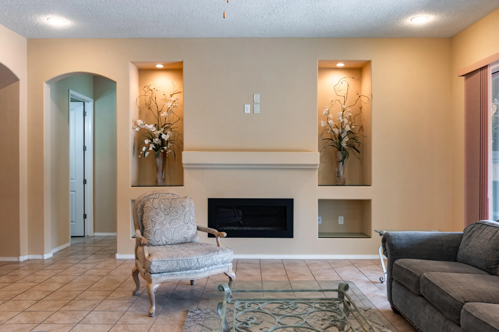 Property Slideshow image 8 of 52 | 9316 iron creek ln, Albuquerque, NM, 87120