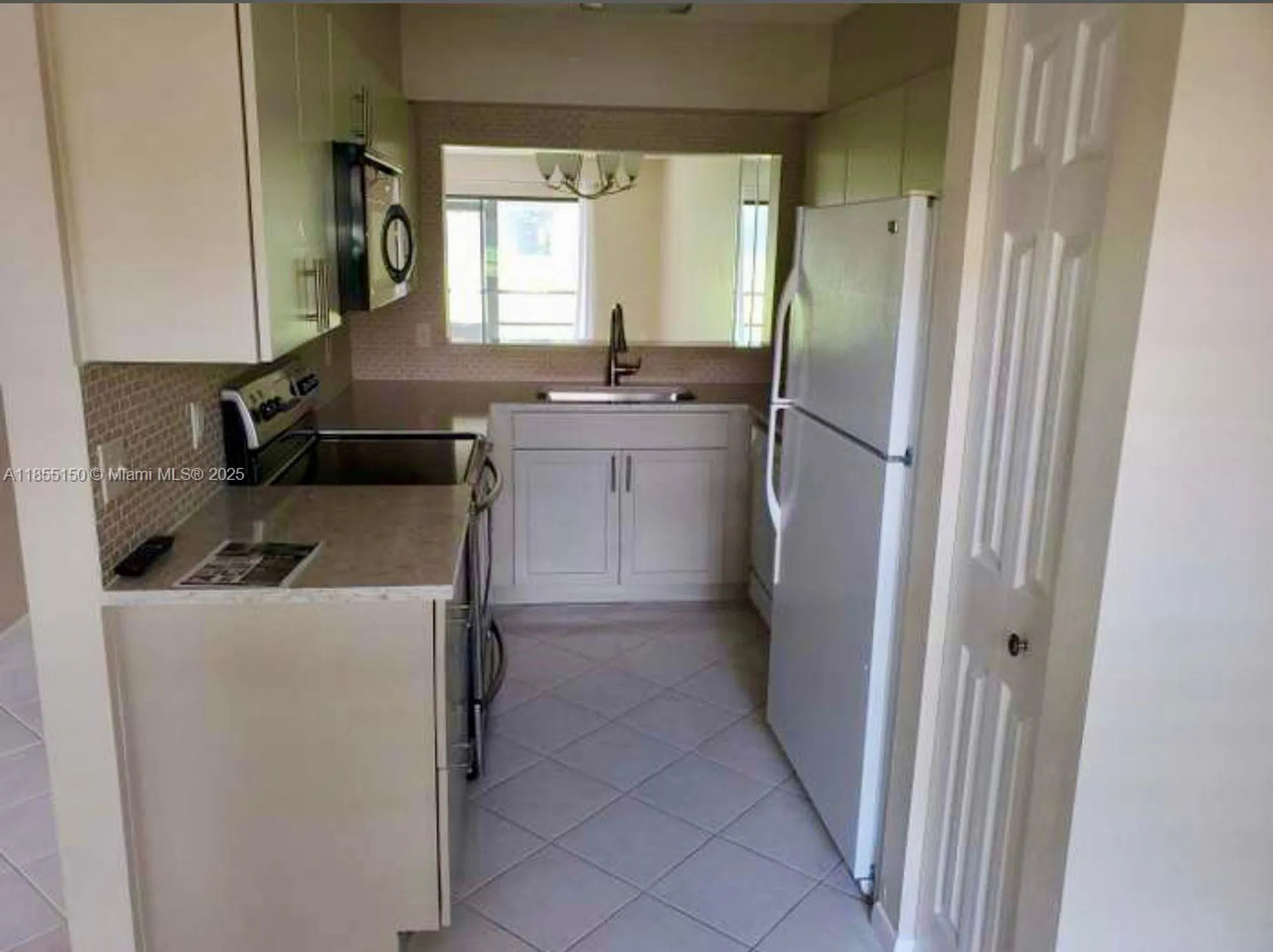 Property Slideshow image 4 of 11 | 7843 willow spring dr apt 615, Lake Worth, FL, 33467