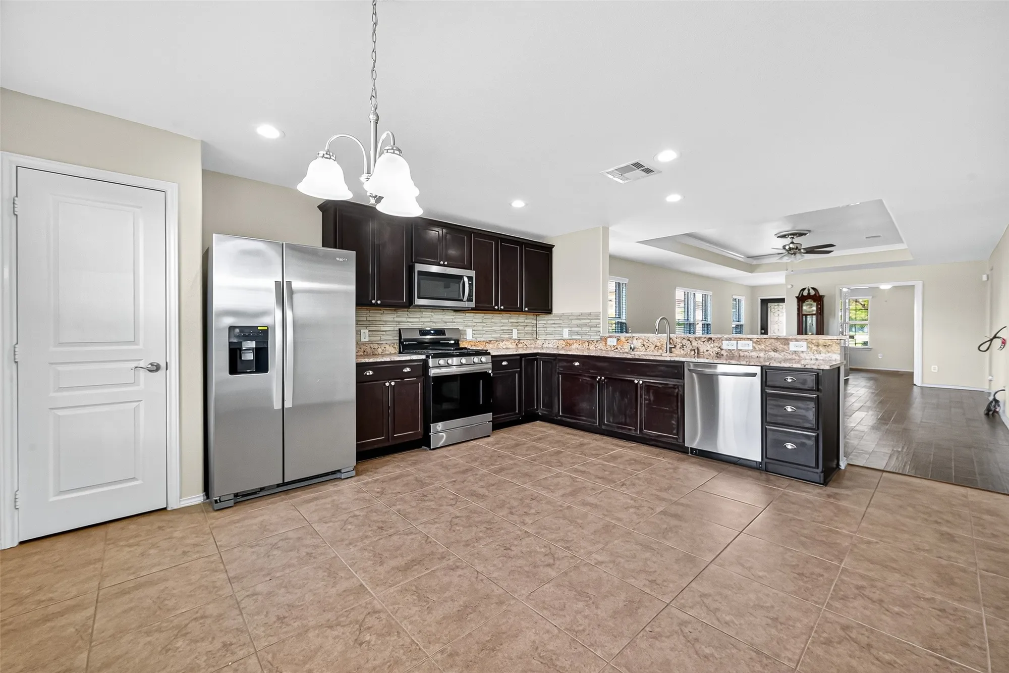 Property Slideshow image 19 of 50 | 2811 cone flower dr, Richmond, TX, 77469