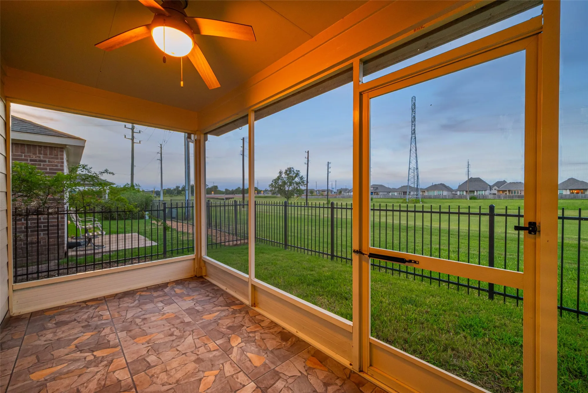 Property Slideshow image 34 of 50 | 2811 cone flower dr, Richmond, TX, 77469