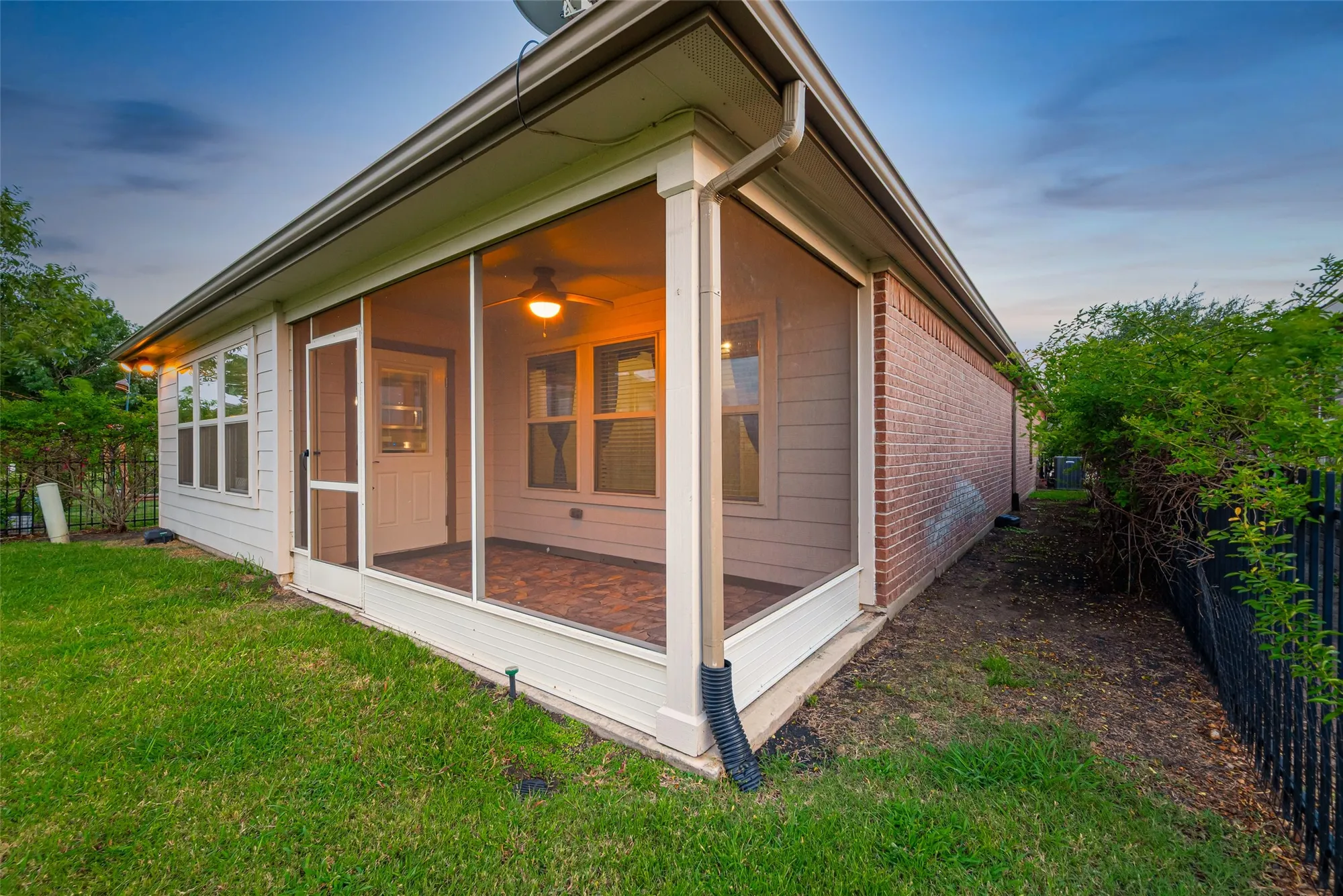 Property Slideshow image 37 of 50 | 2811 cone flower dr, Richmond, TX, 77469