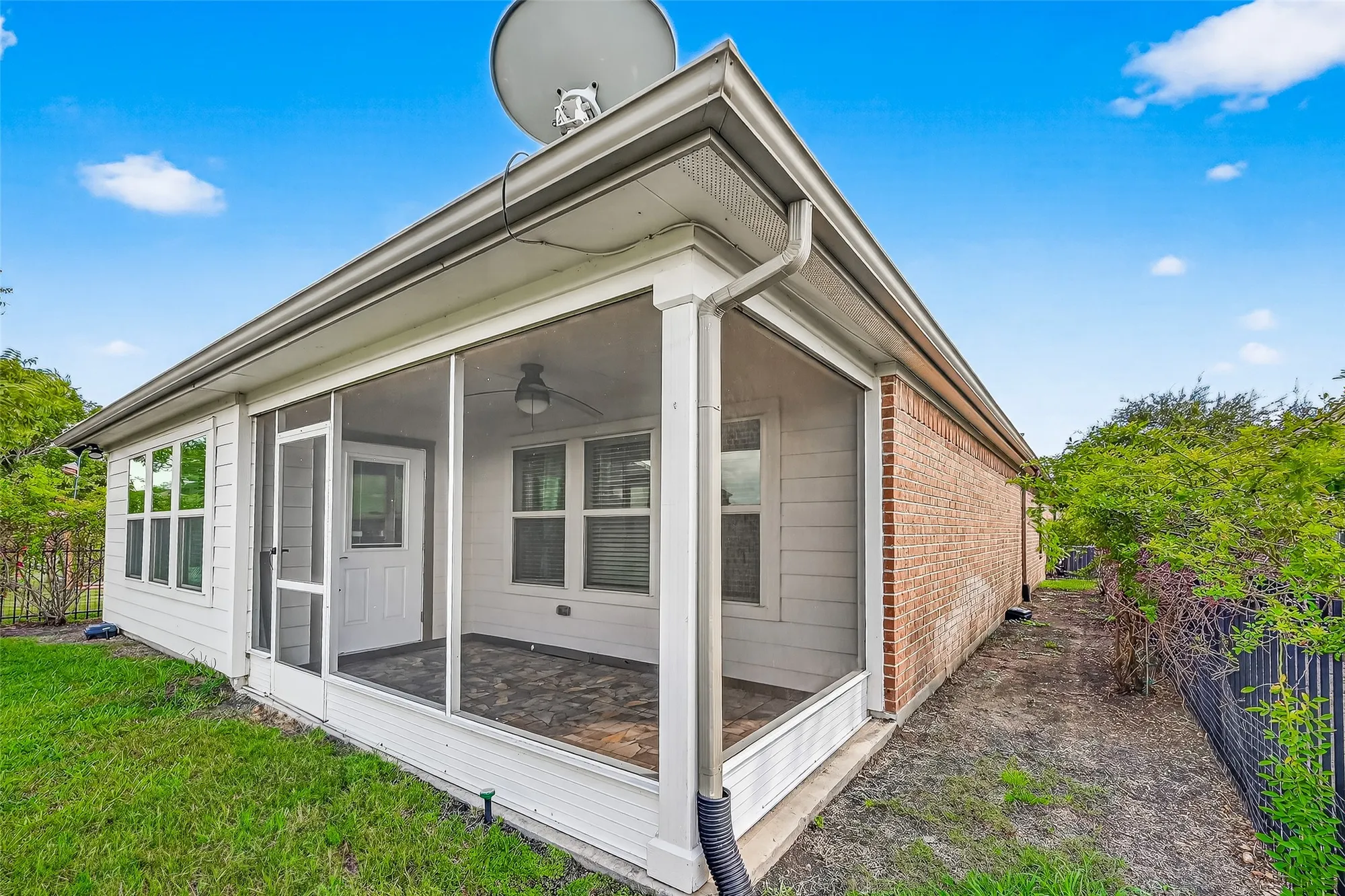 Property Slideshow image 40 of 50 | 2811 cone flower dr, Richmond, TX, 77469