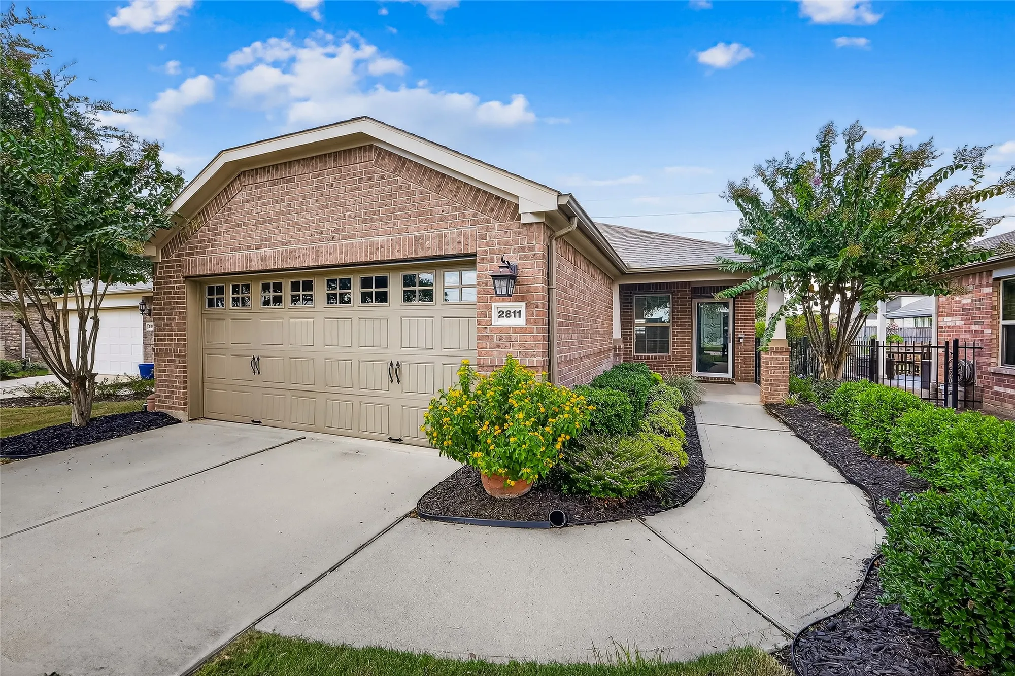 Property Slideshow image 7 of 50 | 2811 cone flower dr, Richmond, TX, 77469