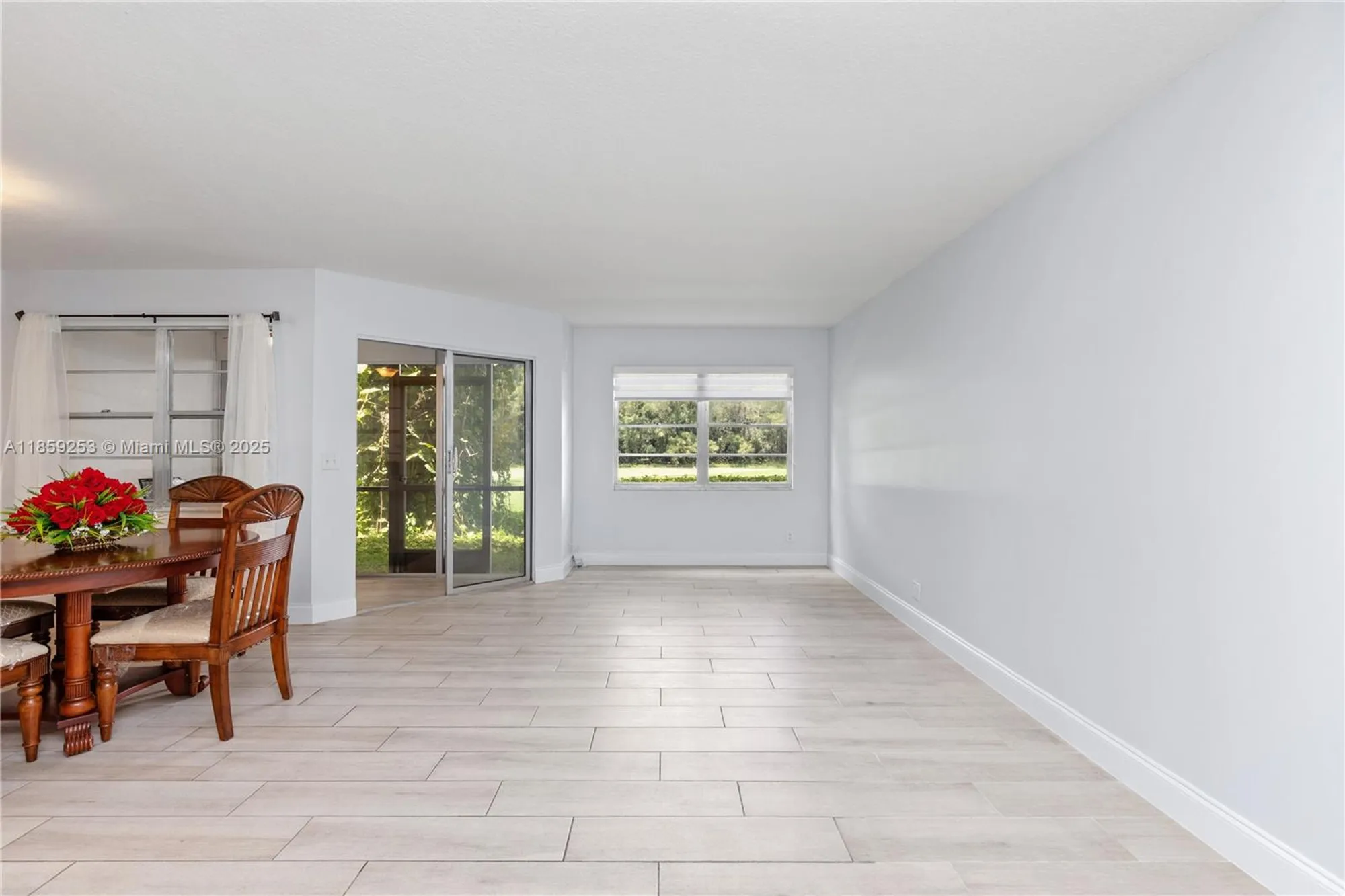 Property Slideshow image 15 of 28 | 1110 sw 125th ave 112m, Pembroke Pines, FL, 33027