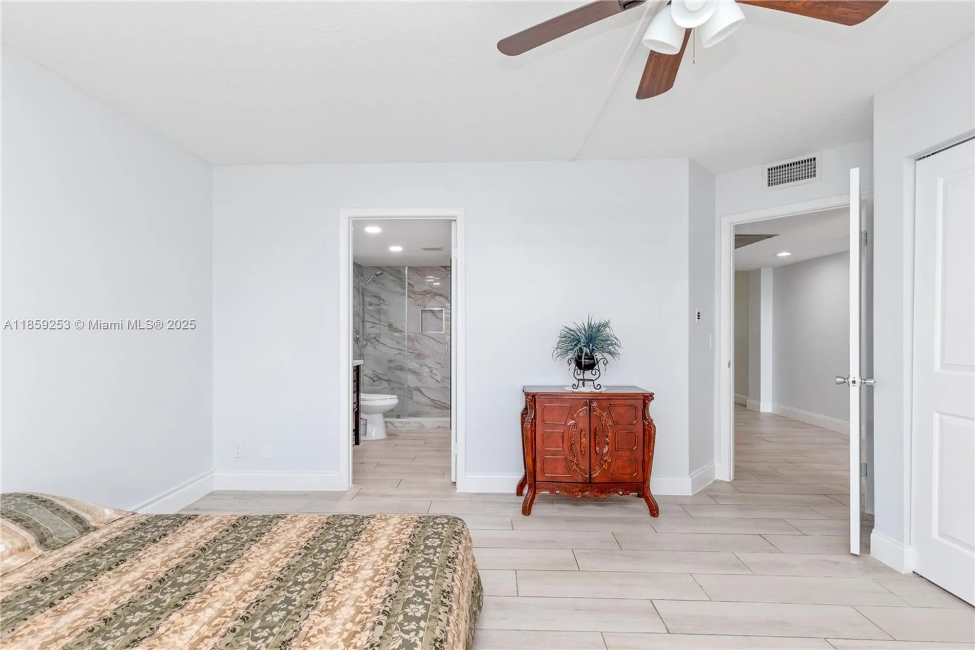 Property Slideshow image 6 of 28 | 1110 sw 125th ave 112m, Pembroke Pines, FL, 33027