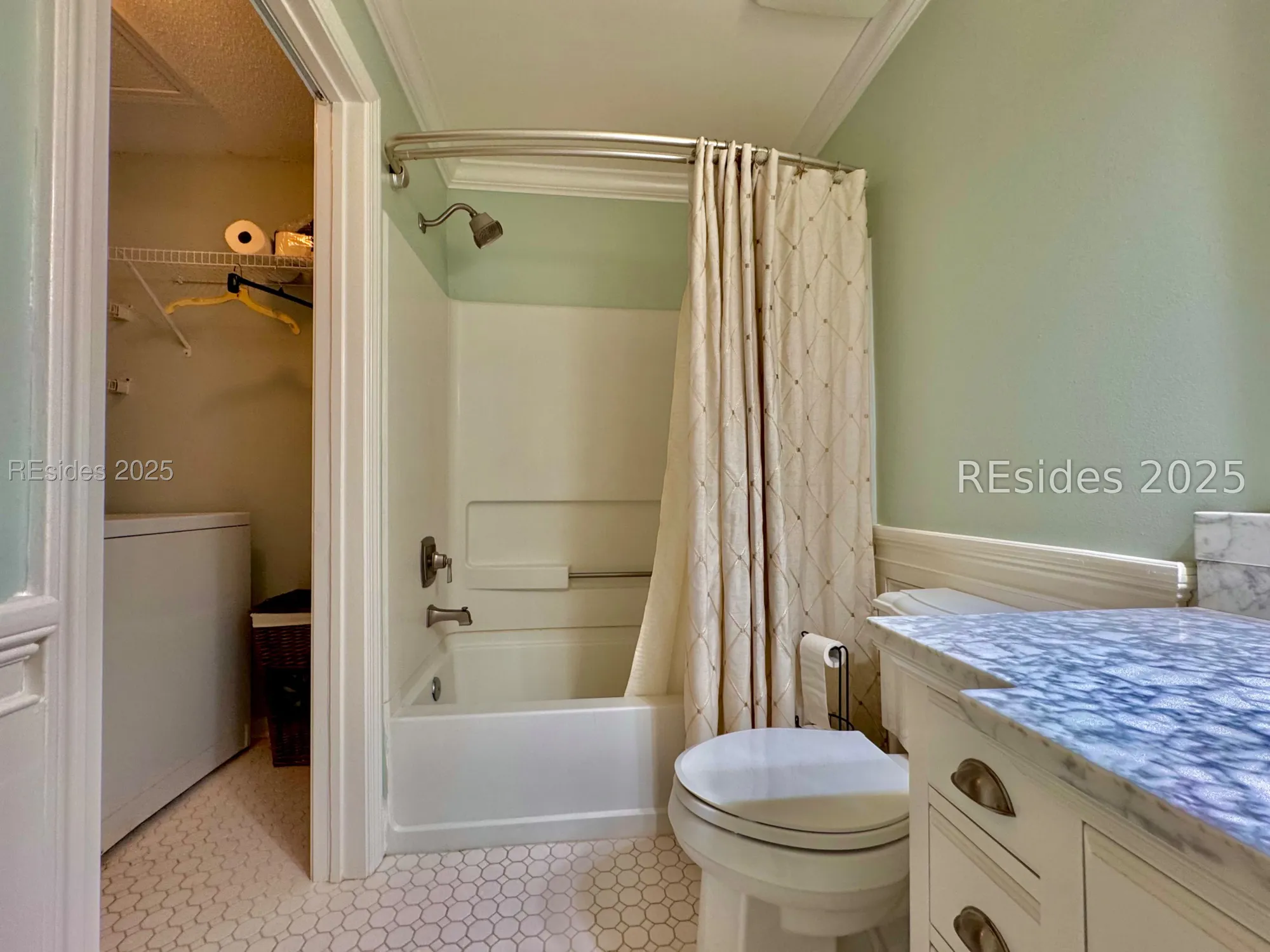 Property Slideshow image 32 of 45 | 380 marshland rd j38, Hilton Head Island, SC, 29926