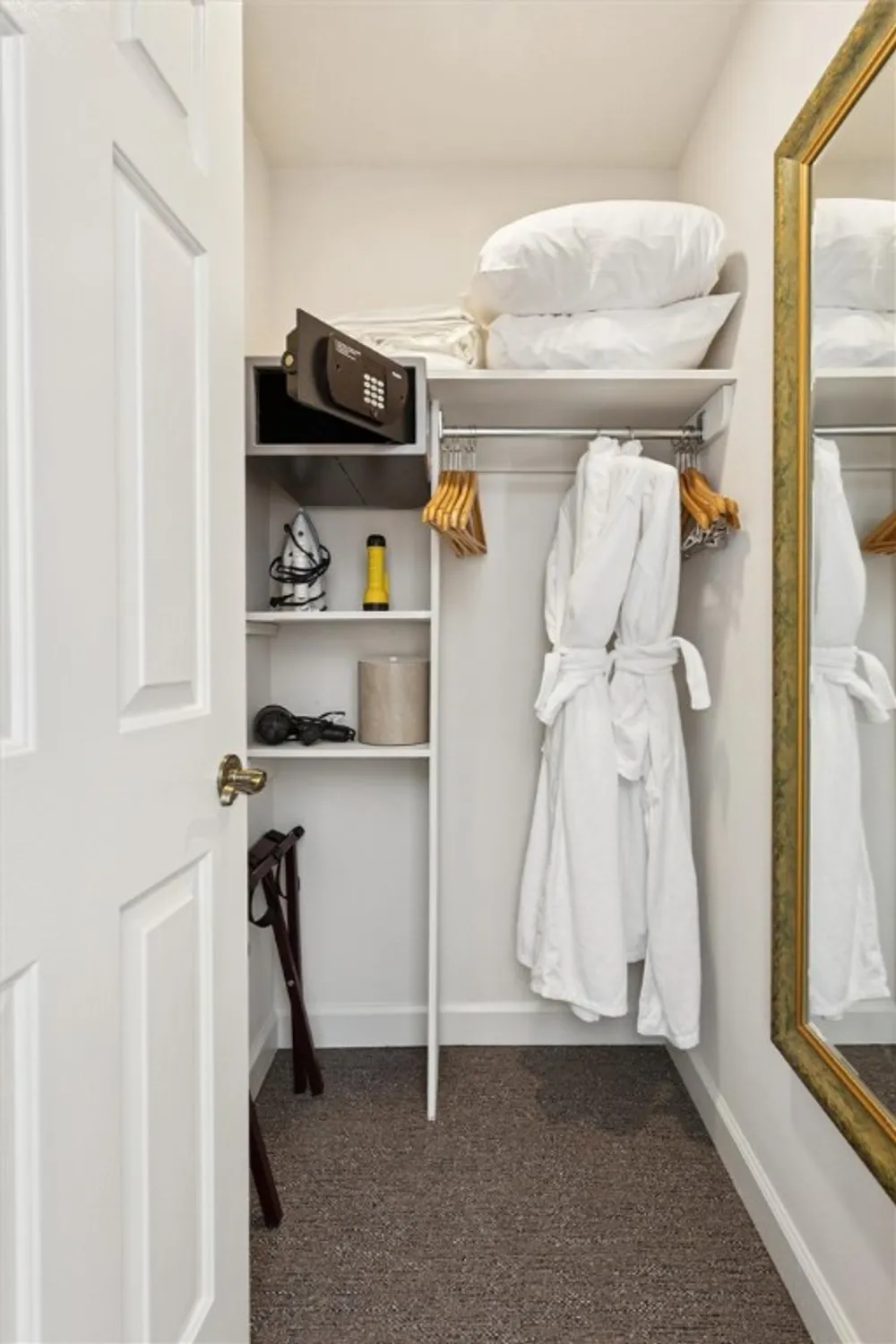 Property Slideshow image 12 of 28 | 230 padgetts ordinary, Williamsburg, VA, 23185