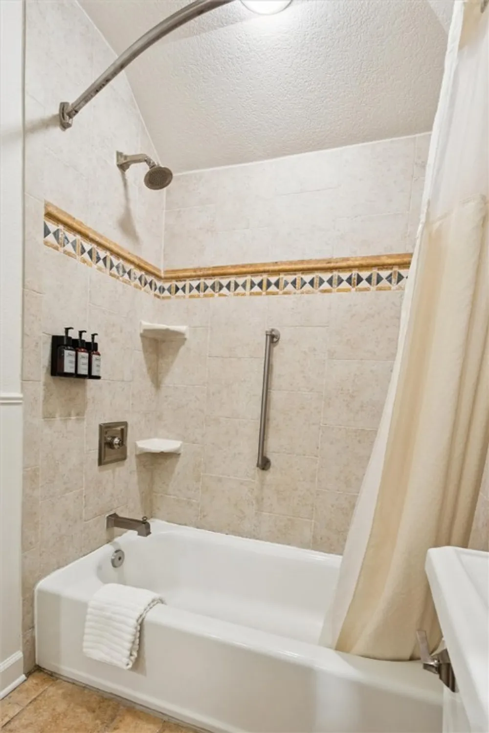 Property Slideshow image 20 of 28 | 230 padgetts ordinary, Williamsburg, VA, 23185