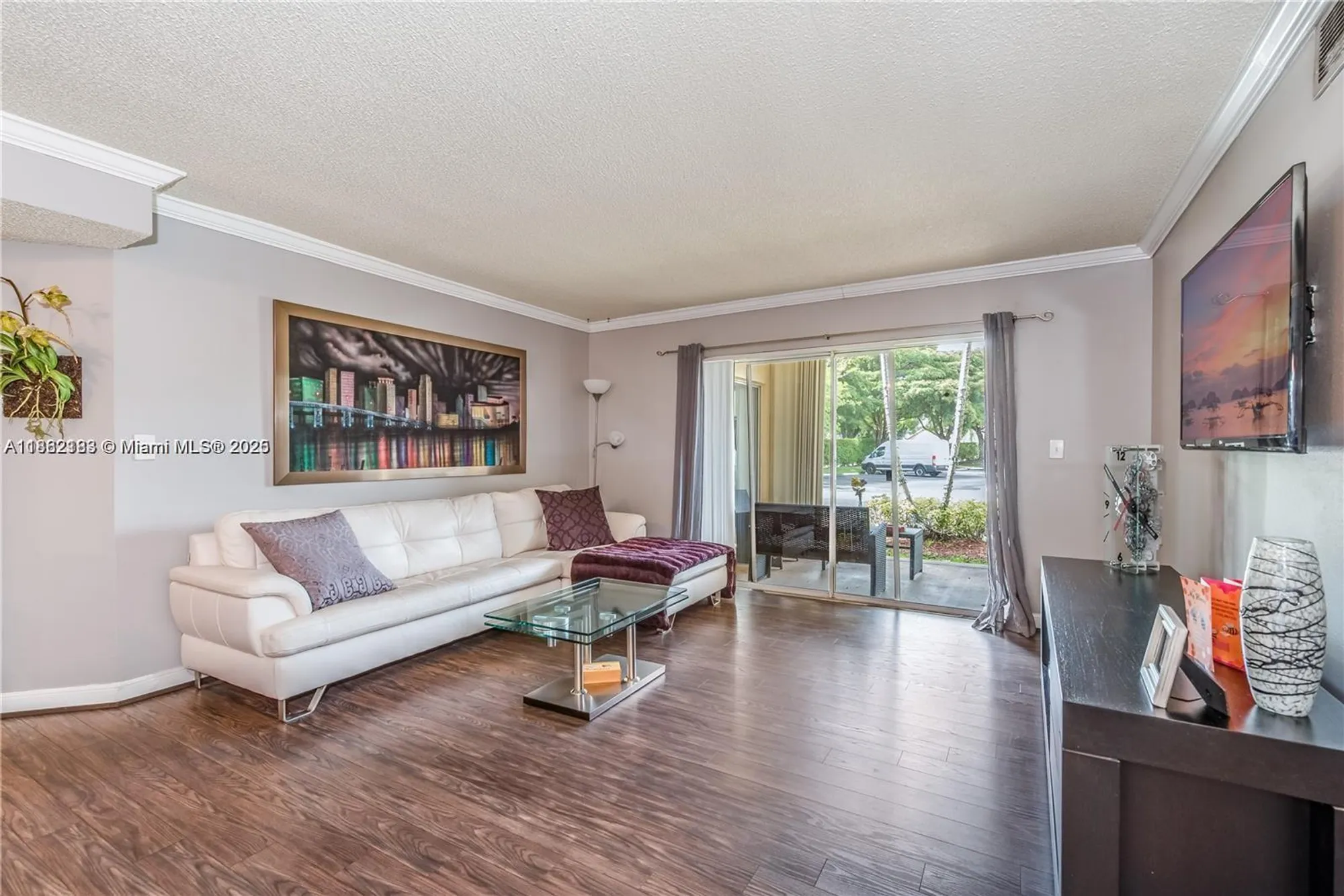 Property Slideshow image 10 of 17 | 7610 westwood dr 112, Tamarac, FL, 33321