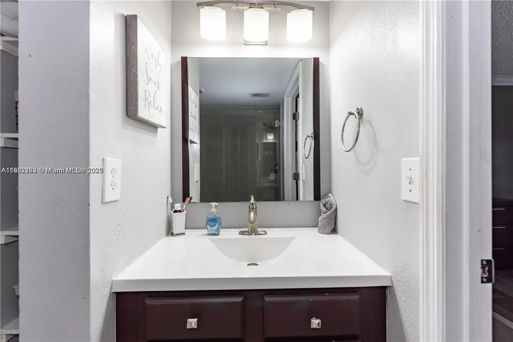 Property Slideshow image 11 of 17 | 7610 westwood dr 112, Tamarac, FL, 33321