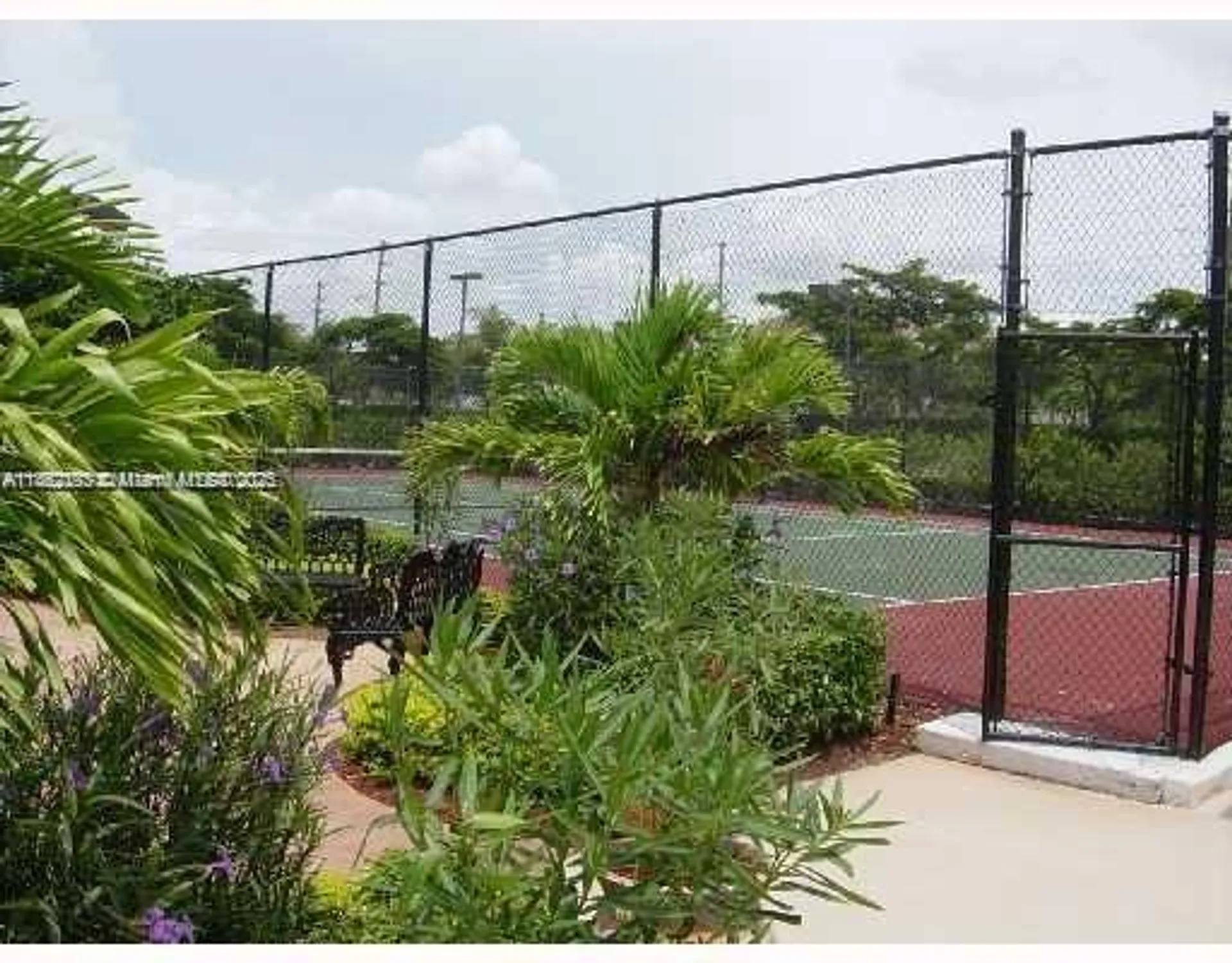 Property Slideshow image 5 of 17 | 7610 westwood dr 112, Tamarac, FL, 33321