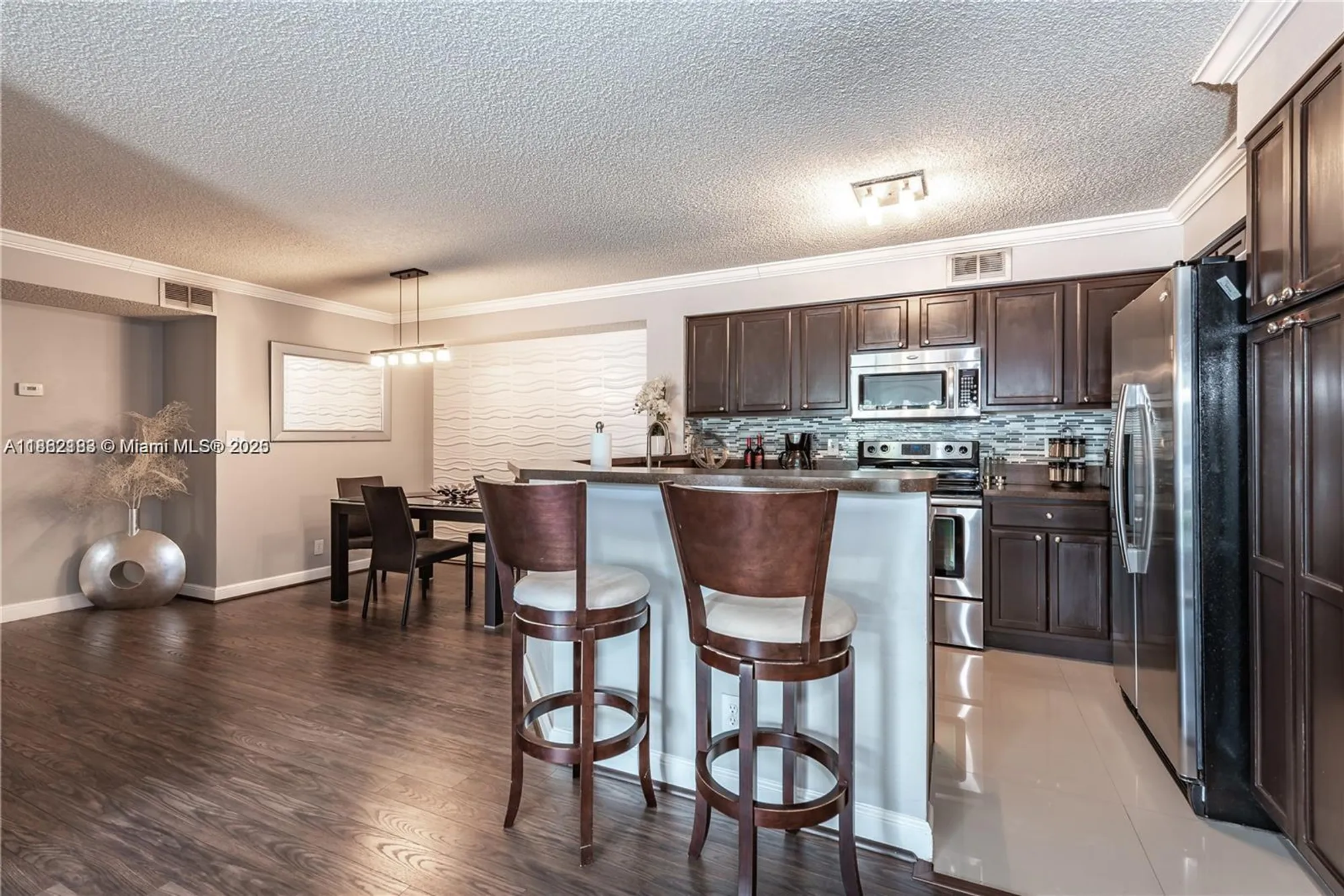 Property Slideshow image 7 of 17 | 7610 westwood dr 112, Tamarac, FL, 33321