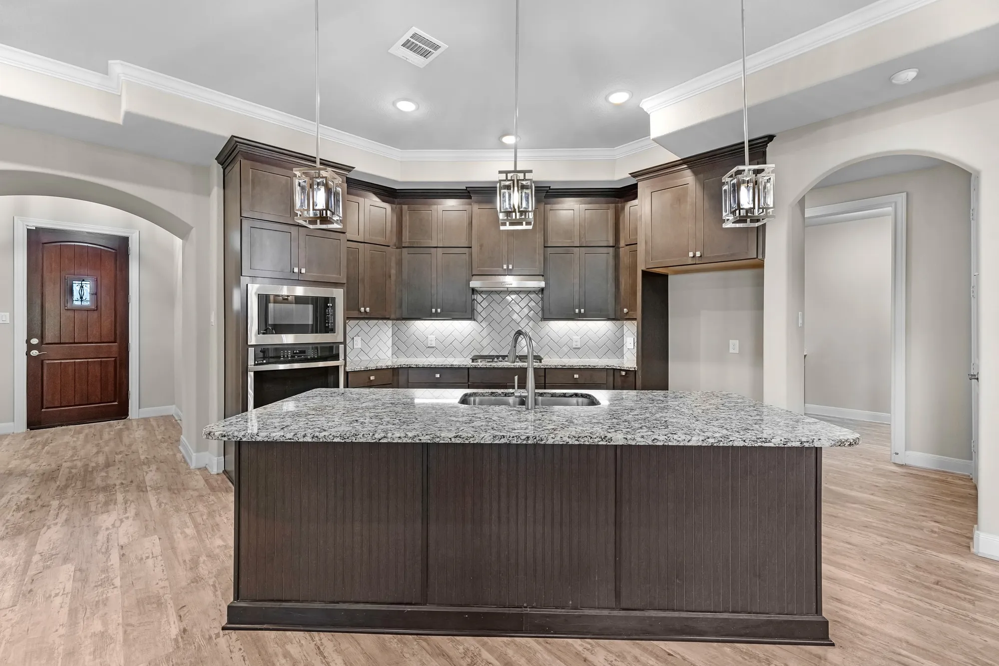 Property Slideshow image 10 of 44 | 5719 bobwhite trl, Manvel, TX, 77578