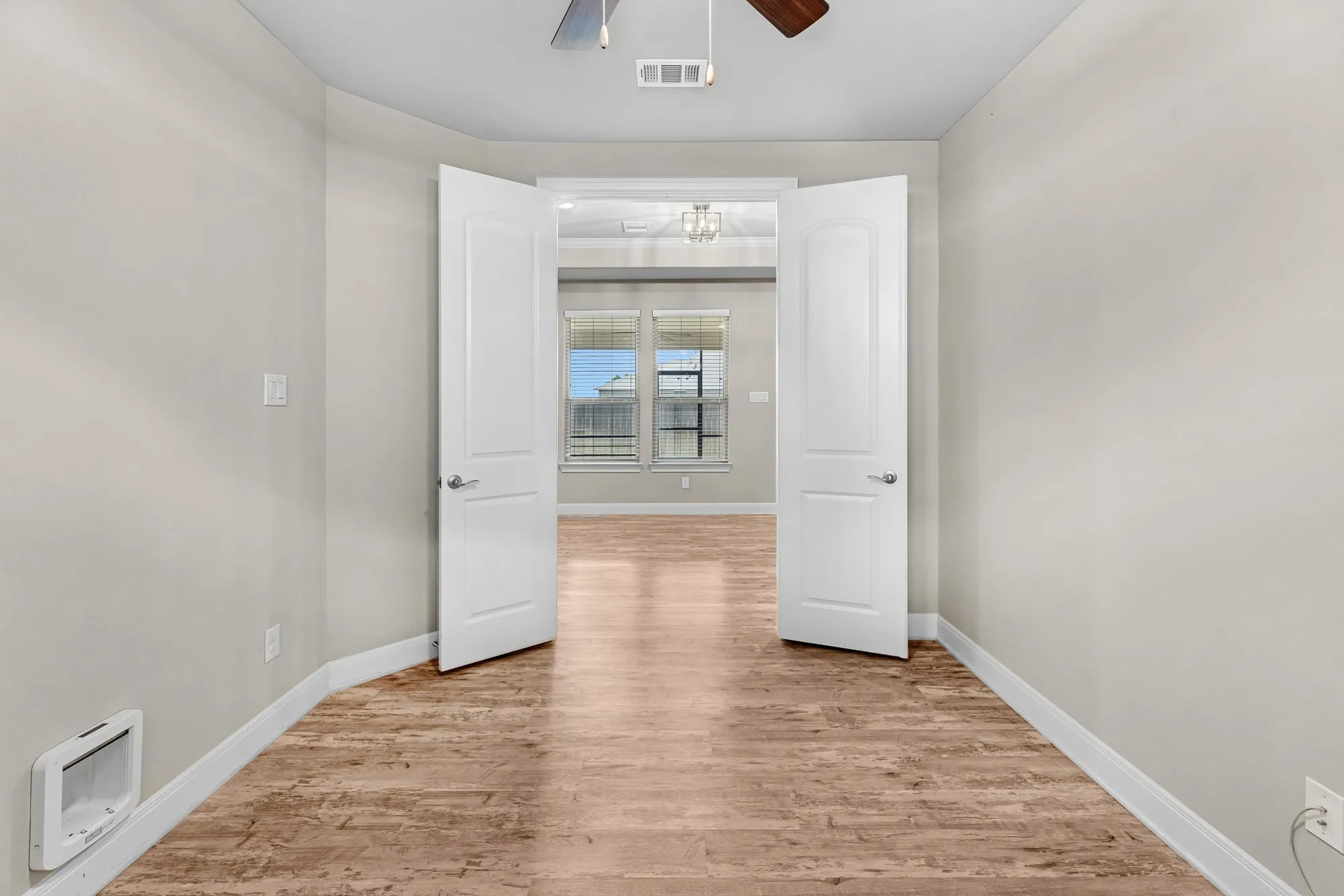 Property Slideshow image 26 of 44 | 5719 bobwhite trl, Manvel, TX, 77578