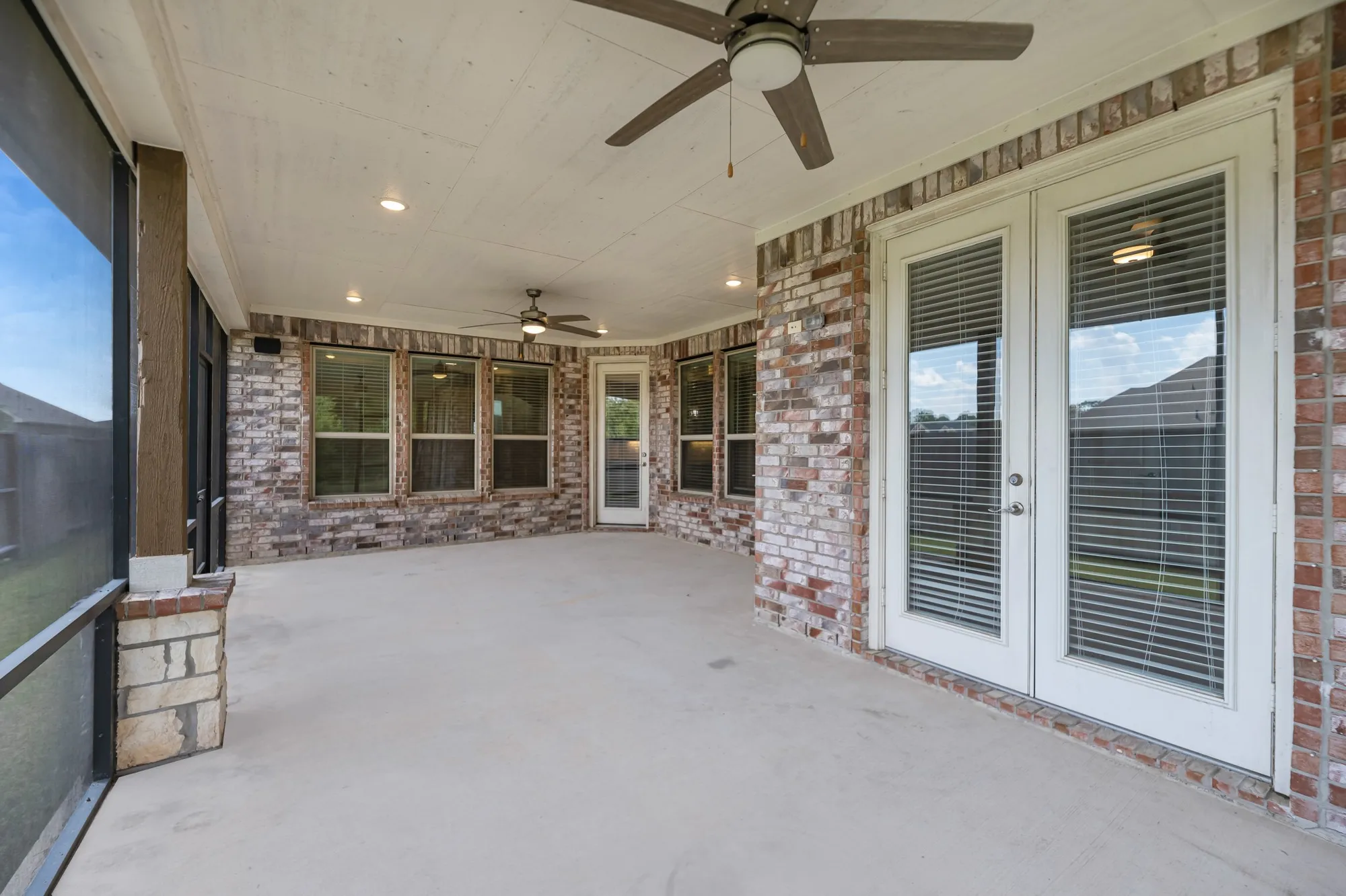 Property Slideshow image 29 of 44 | 5719 bobwhite trl, Manvel, TX, 77578