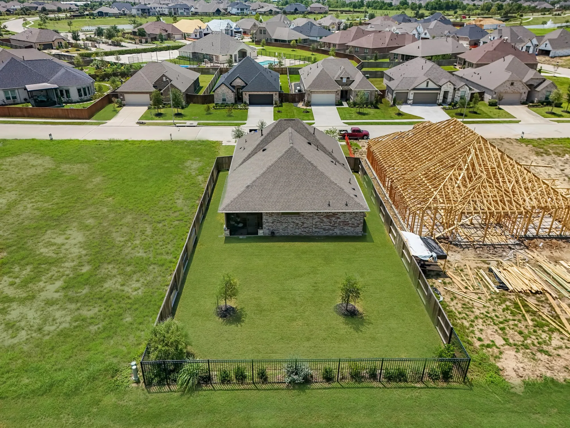 Property Slideshow image 38 of 44 | 5719 bobwhite trl, Manvel, TX, 77578