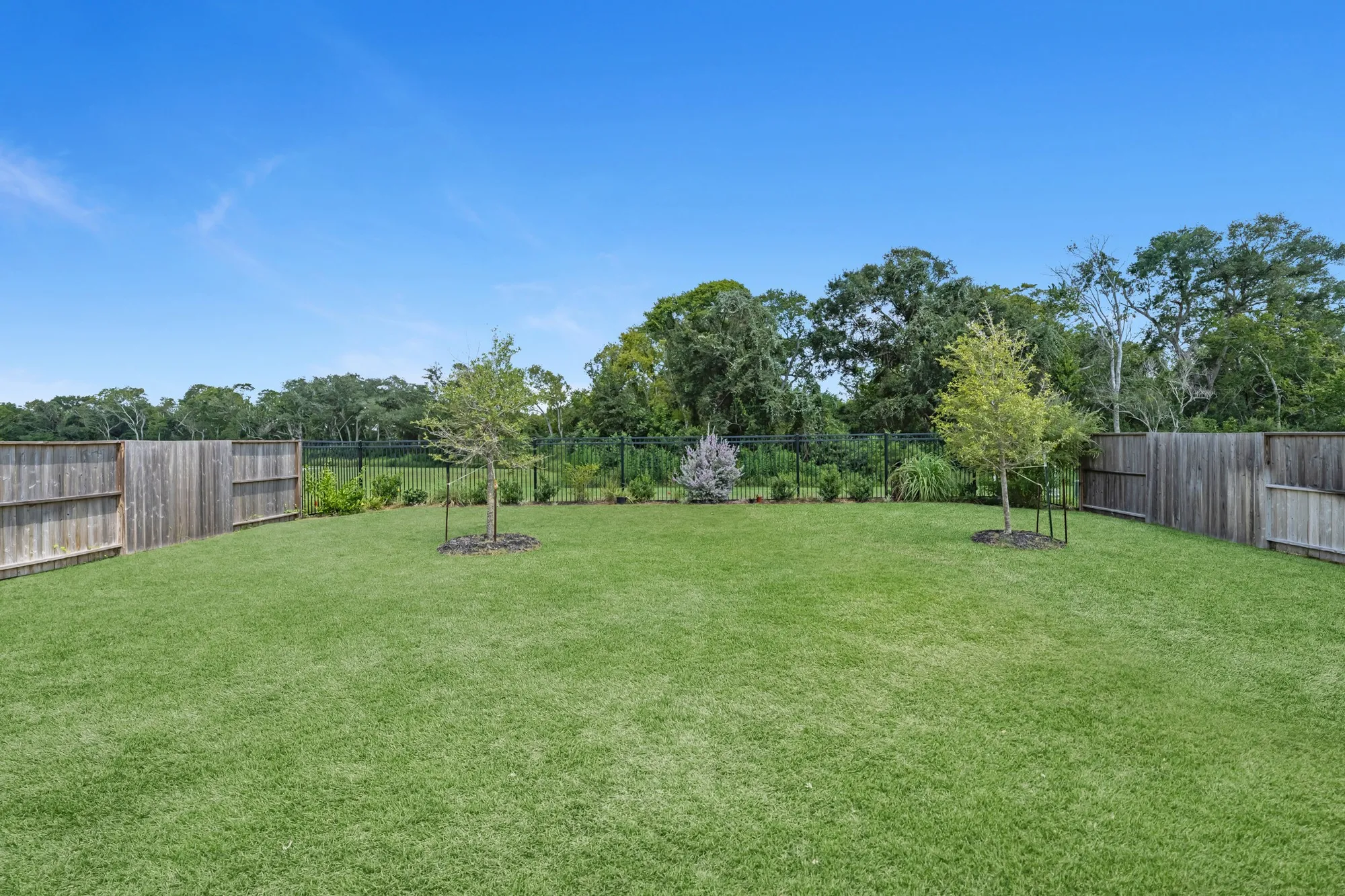 Property Slideshow image 30 of 44 | 5719 bobwhite trl, Manvel, TX, 77578