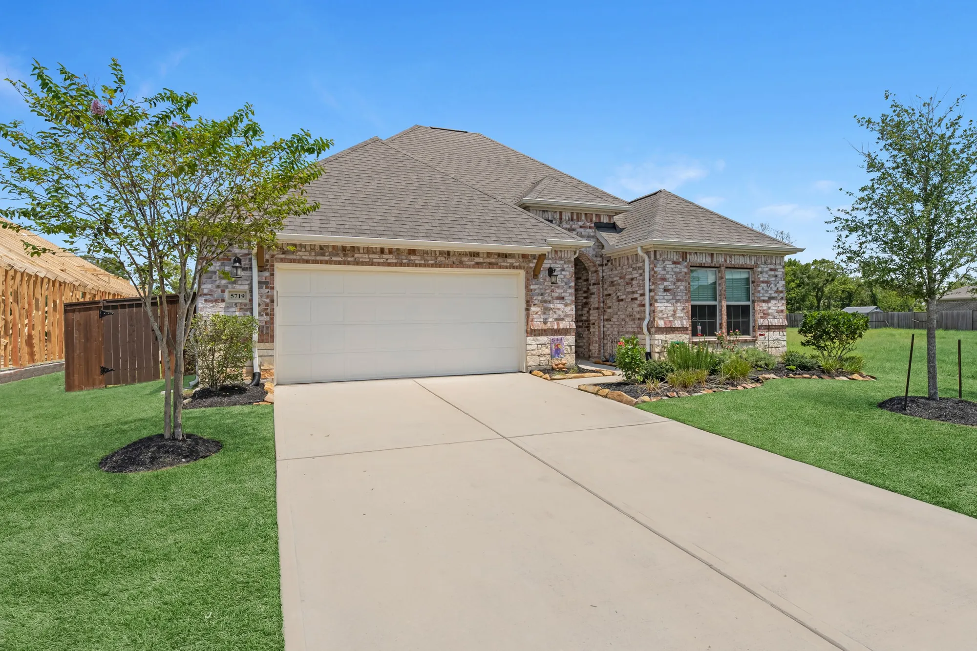 Property Slideshow image 43 of 44 | 5719 bobwhite trl, Manvel, TX, 77578