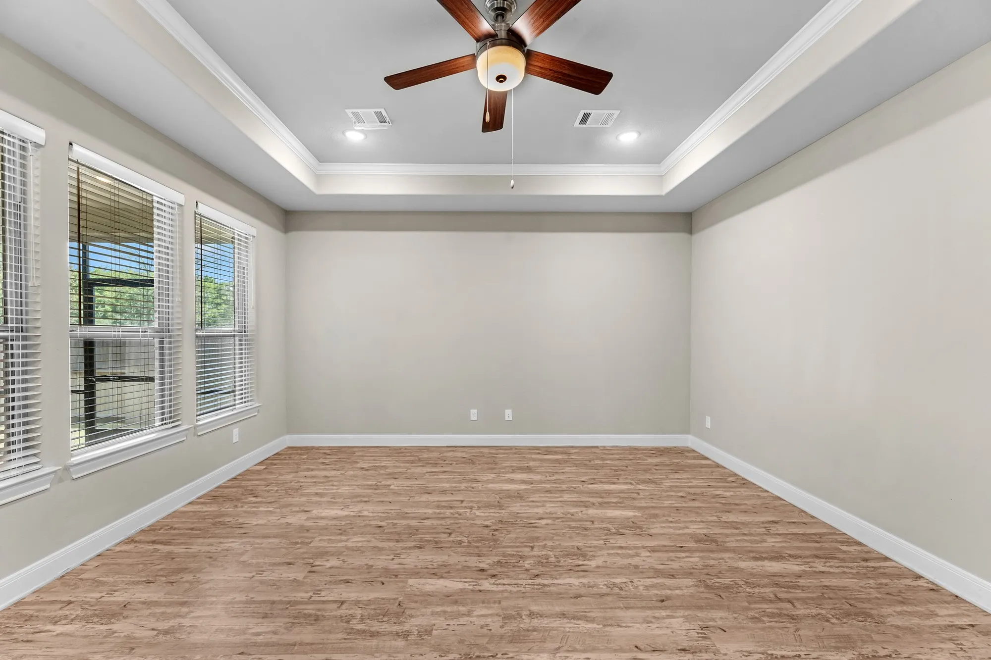 Property Slideshow image 5 of 44 | 5719 bobwhite trl, Manvel, TX, 77578