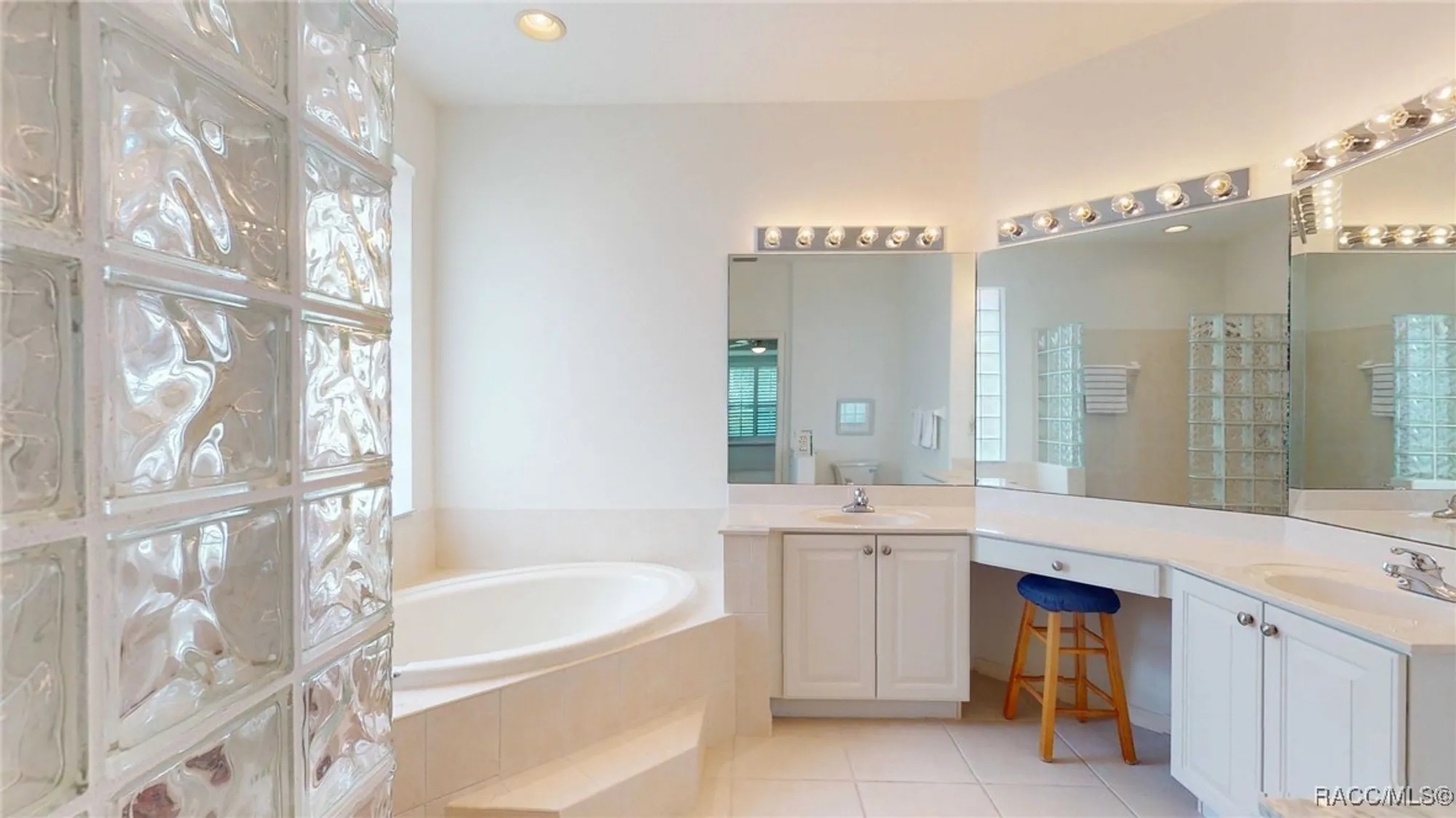 Property Slideshow image 16 of 73 | 657 w doerr path, Hernando, FL, 34442