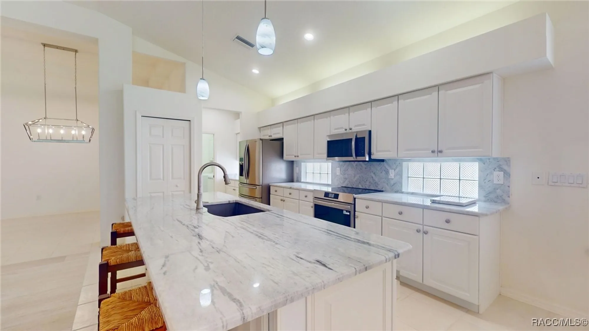 Property Slideshow image 6 of 73 | 657 w doerr path, Hernando, FL, 34442