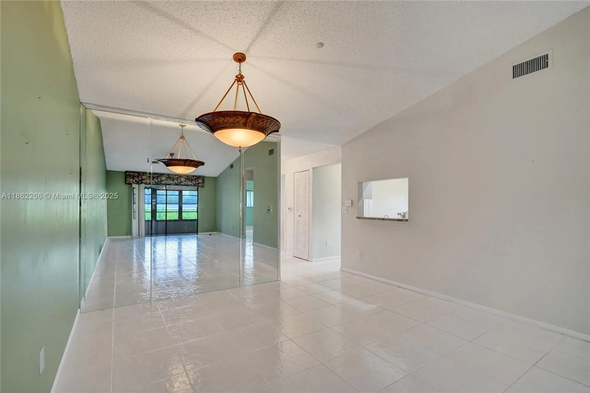 Property Slideshow image 10 of 49 | 15011 ashland cir 27, Delray Beach, FL, 33484