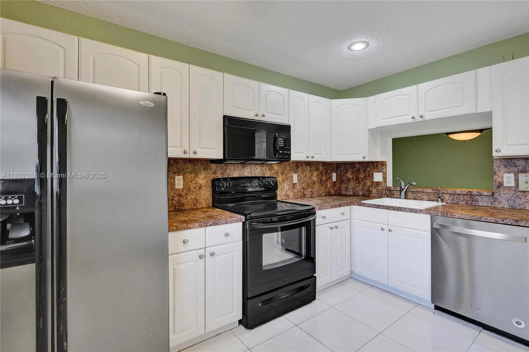 Property Slideshow image 12 of 49 | 15011 ashland cir 27, Delray Beach, FL, 33484