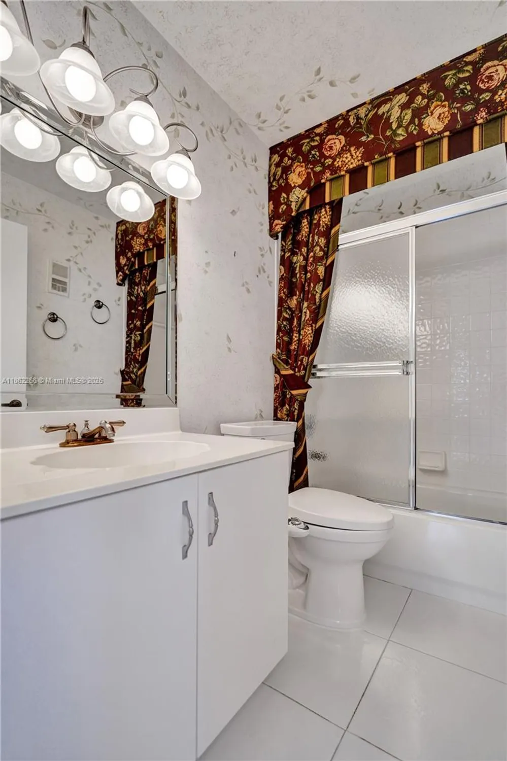 Property Slideshow image 20 of 49 | 15011 ashland cir 27, Delray Beach, FL, 33484