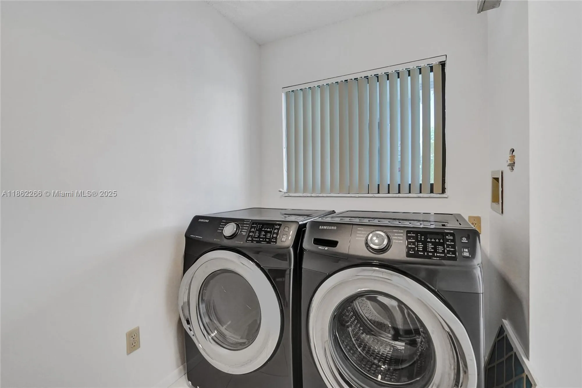 Property Slideshow image 32 of 49 | 15011 ashland cir 27, Delray Beach, FL, 33484