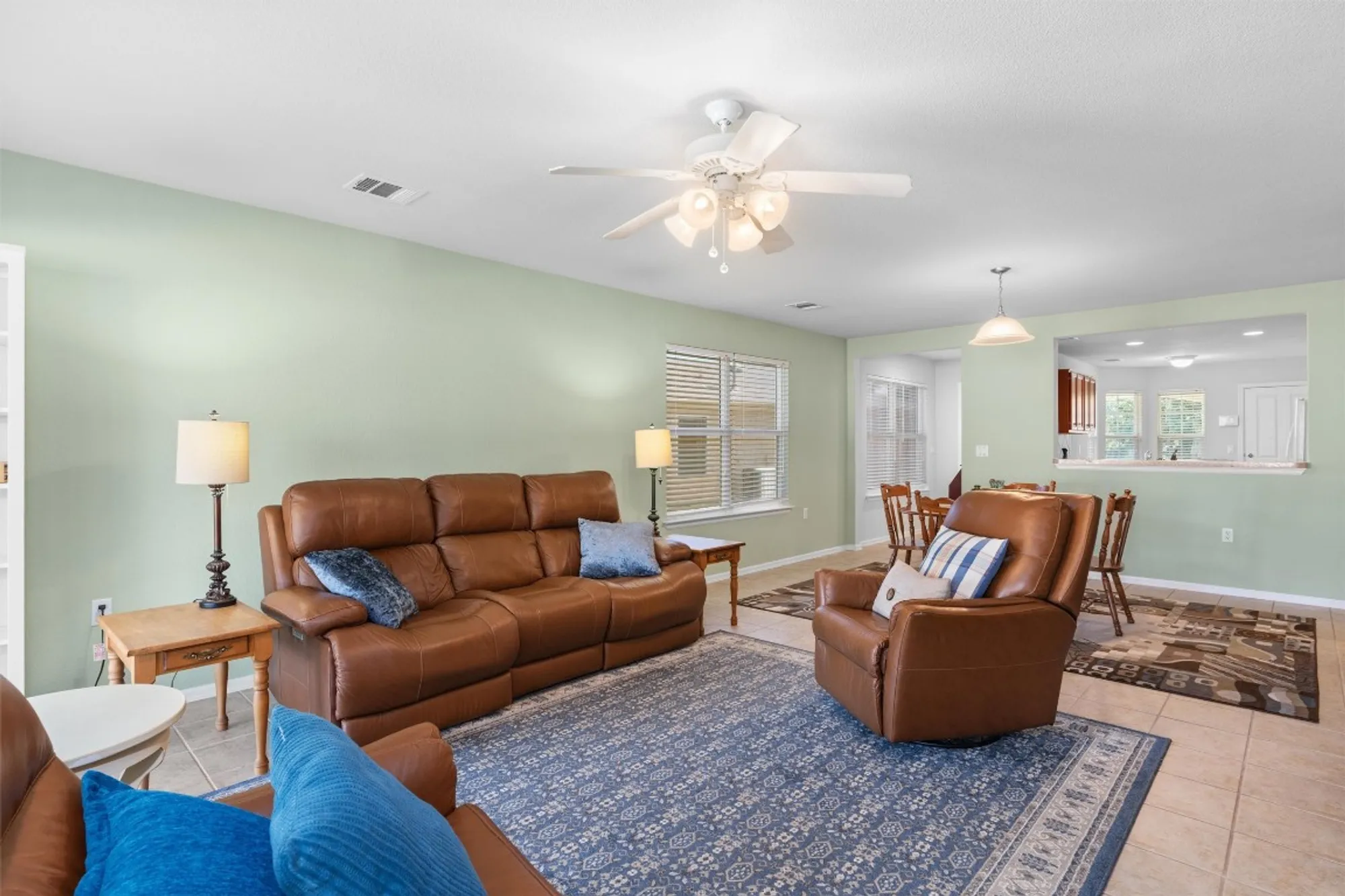 Property Slideshow image 14 of 30 | 533 salt creek ln, Georgetown, TX, 78633