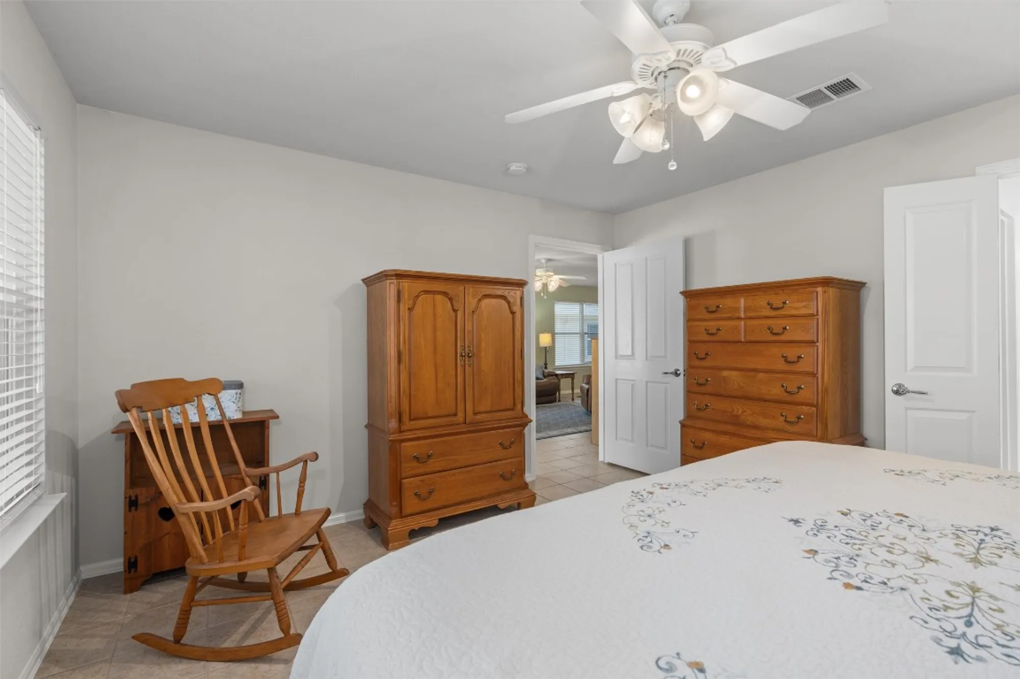 Property Slideshow image 16 of 30 | 533 salt creek ln, Georgetown, TX, 78633