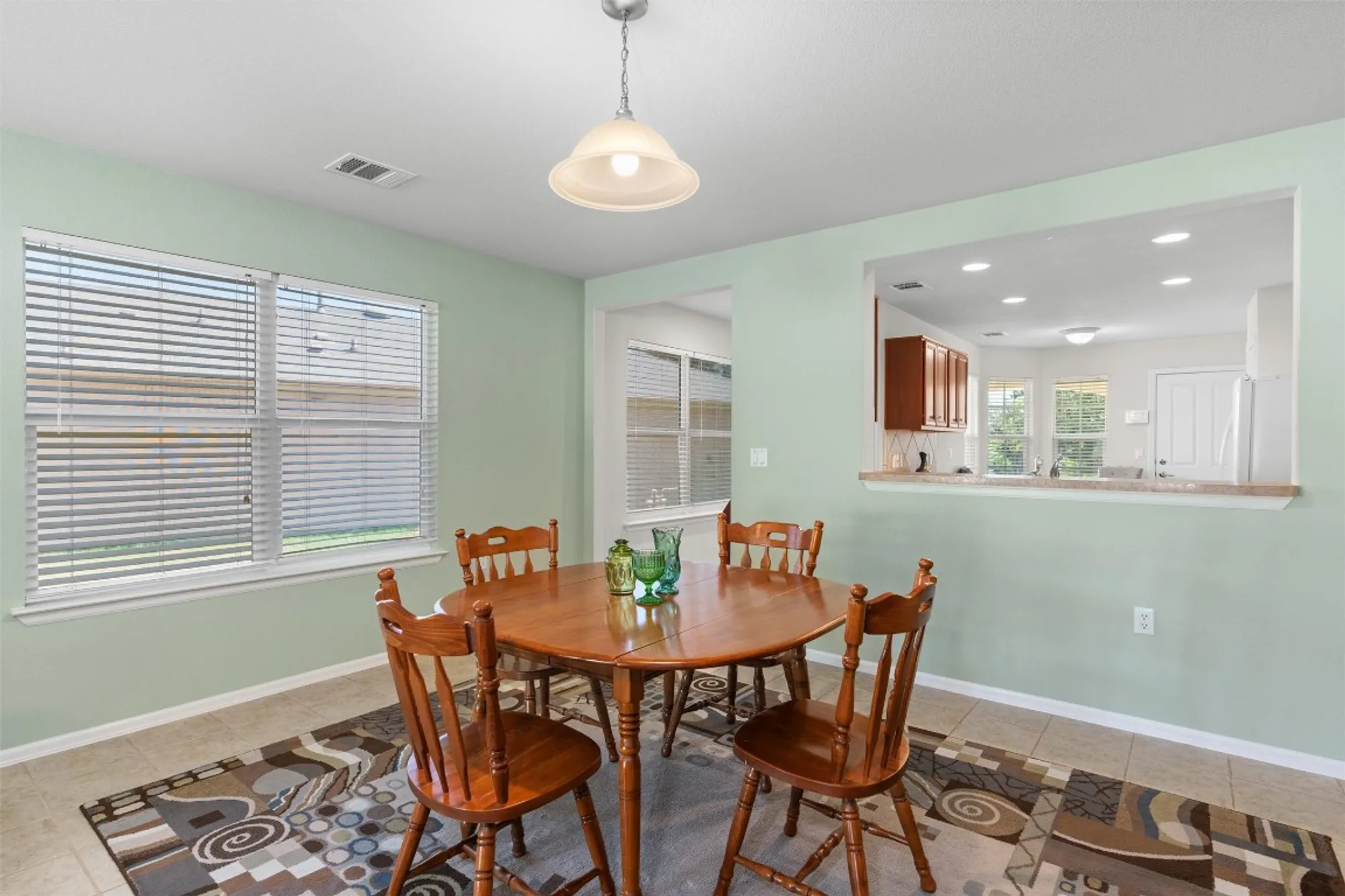 Property Slideshow image 11 of 30 | 533 salt creek ln, Georgetown, TX, 78633
