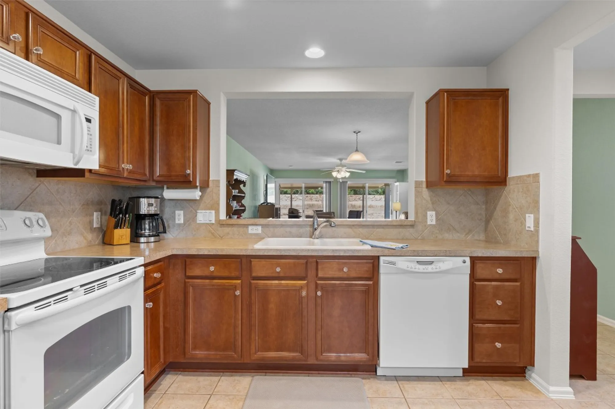 Property Slideshow image 6 of 30 | 533 salt creek ln, Georgetown, TX, 78633