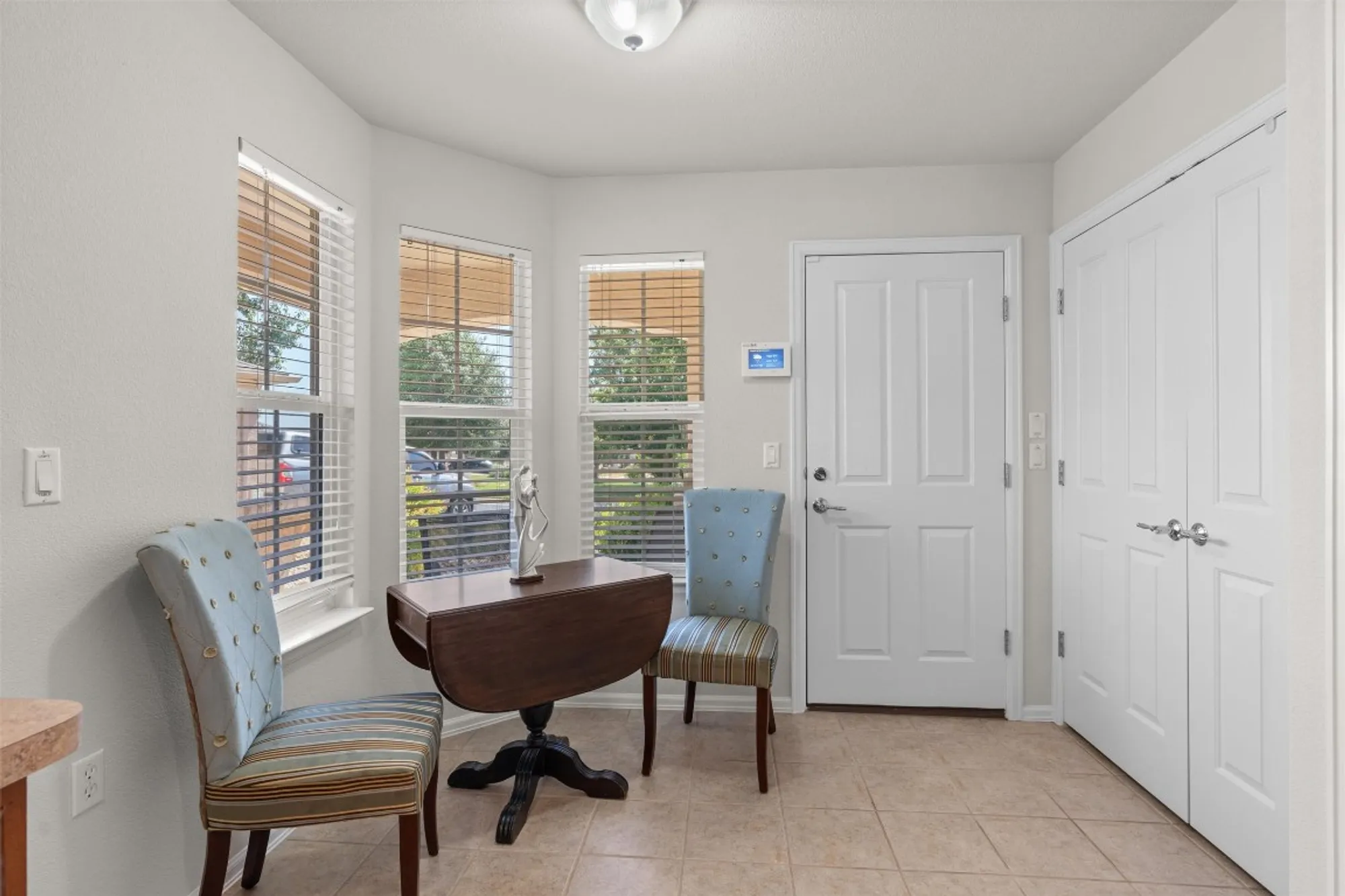 Property Slideshow image 8 of 30 | 533 salt creek ln, Georgetown, TX, 78633