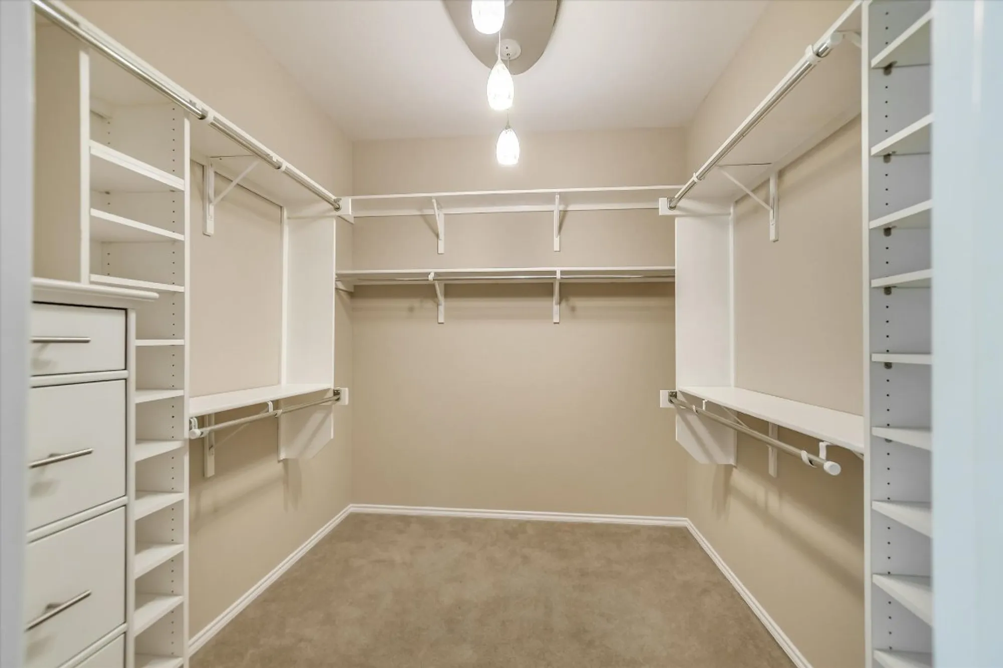 Property Slideshow image 14 of 21 | 308 summer rd, Georgetown, TX, 78633