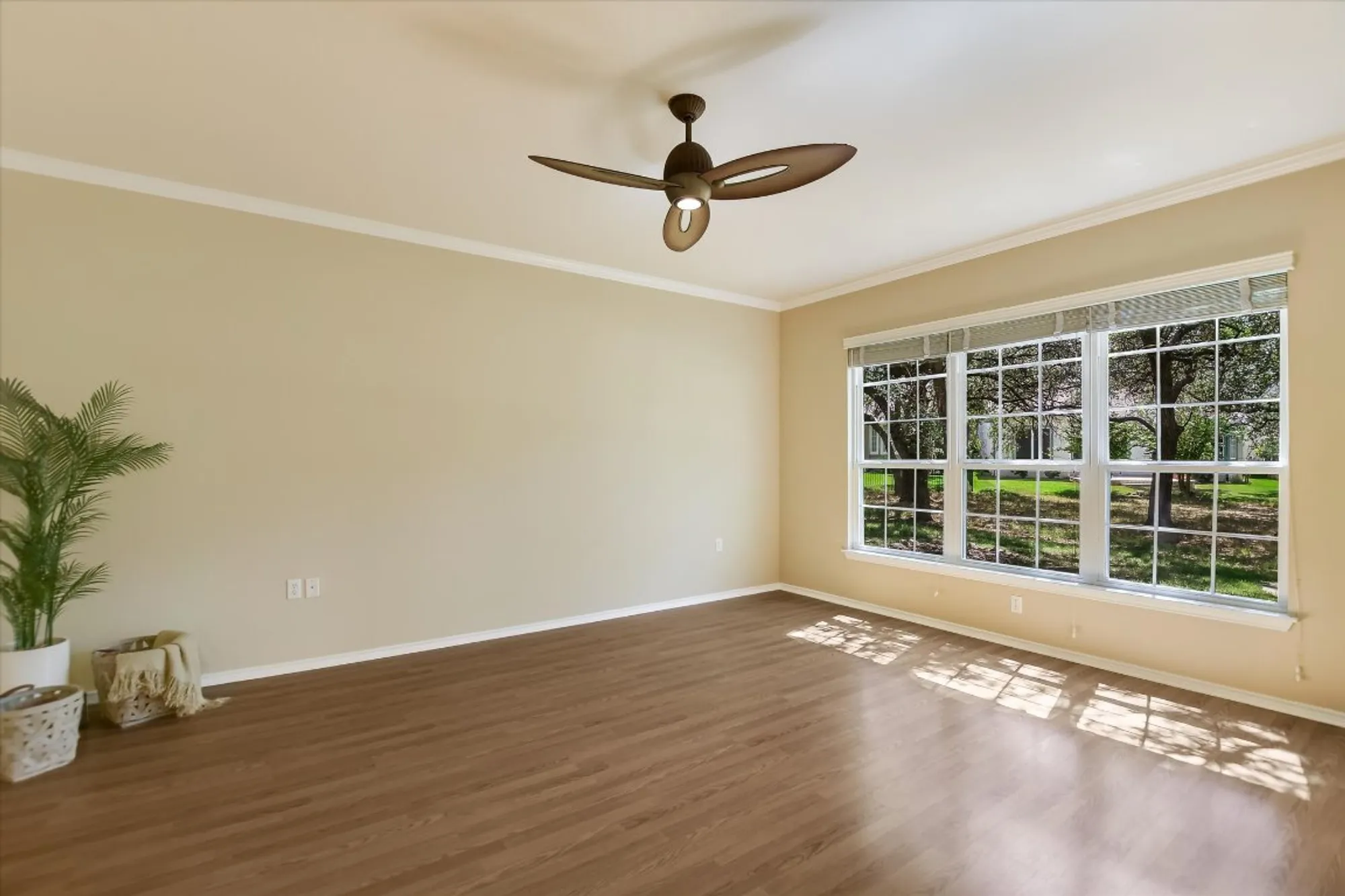 Property Slideshow image 12 of 21 | 308 summer rd, Georgetown, TX, 78633