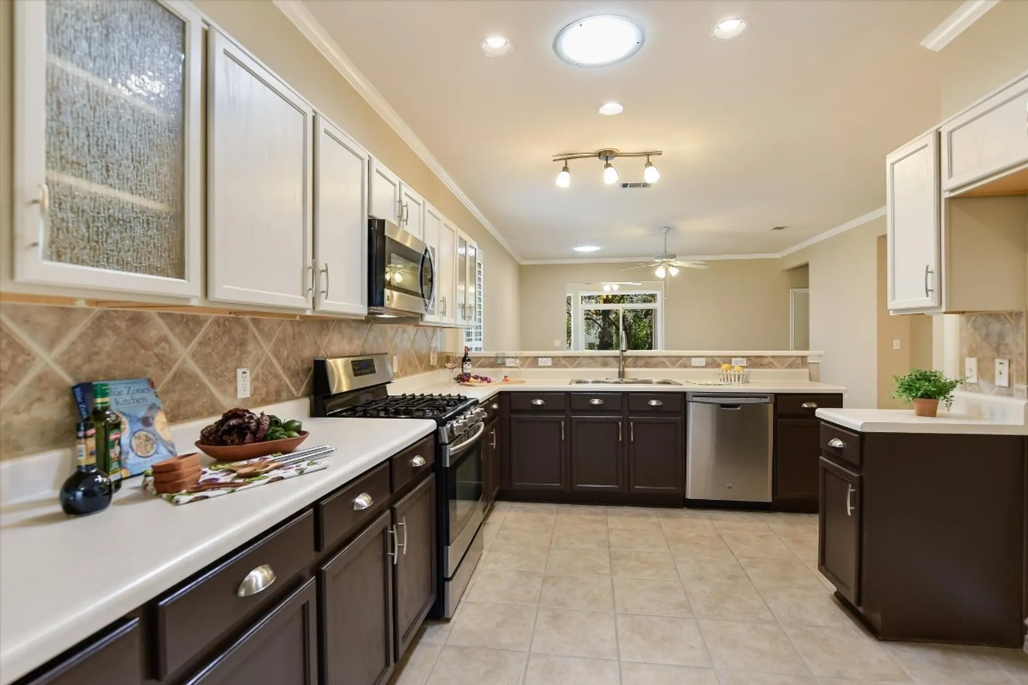 Property Slideshow image 5 of 21 | 308 summer rd, Georgetown, TX, 78633