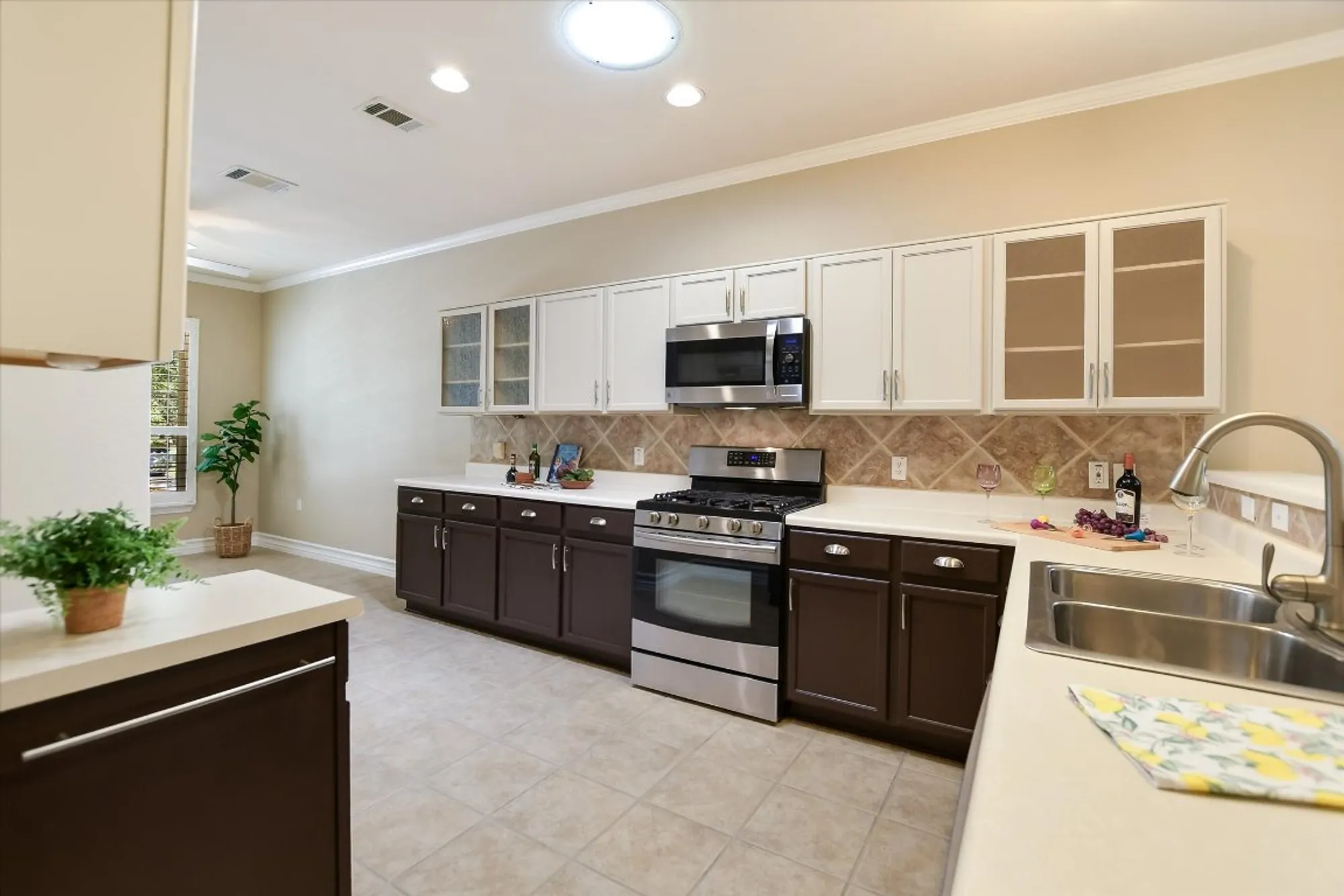 Property Slideshow image 6 of 21 | 308 summer rd, Georgetown, TX, 78633