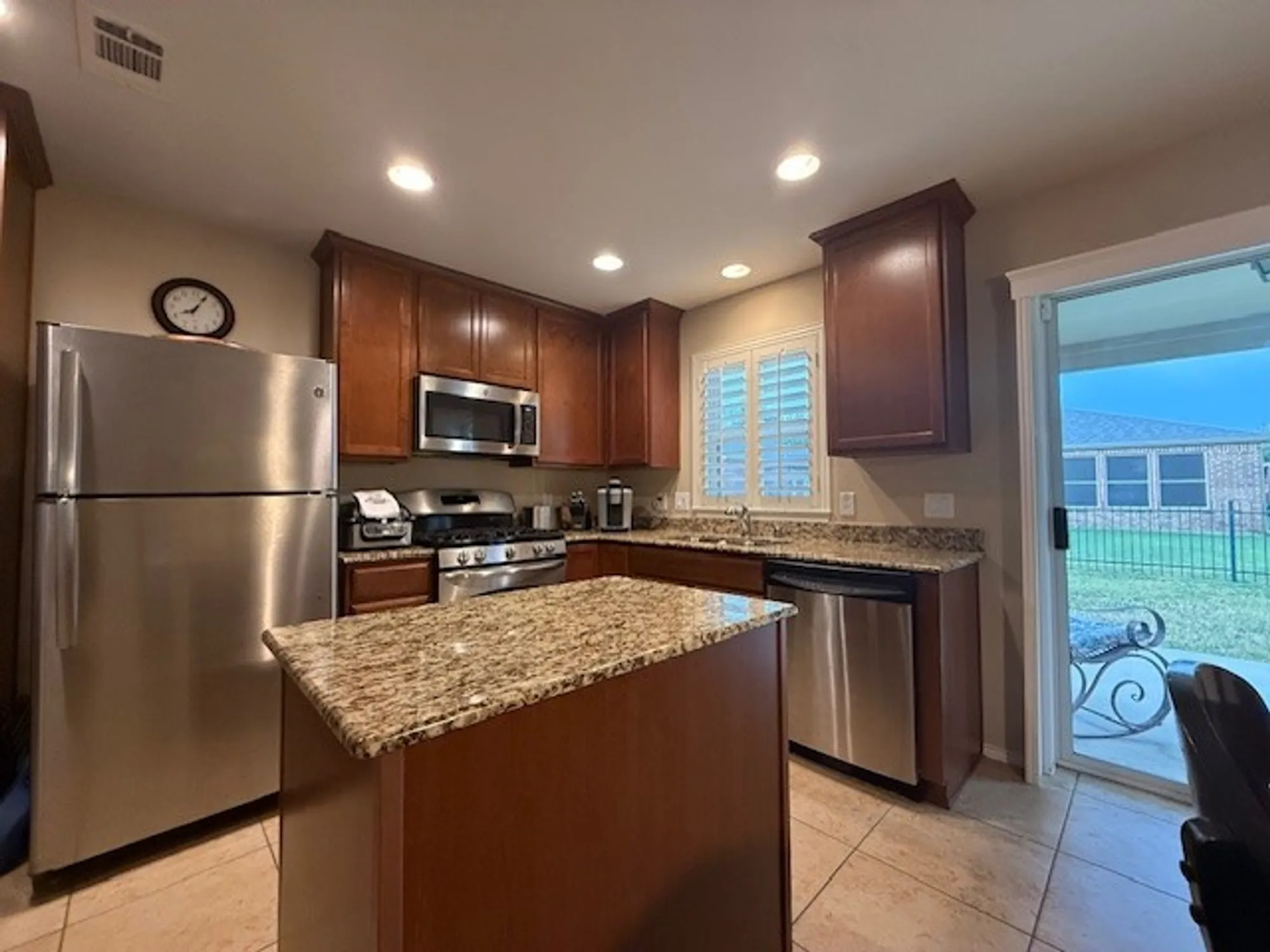 Property Slideshow image 5 of 18 | 7965 birmingham forest dr, Frisco, TX, 75036