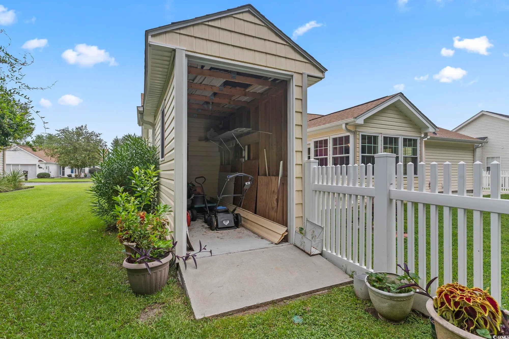 Property Slideshow image 31 of 39 | 923 don donald ct, Myrtle Beach, SC, 29588