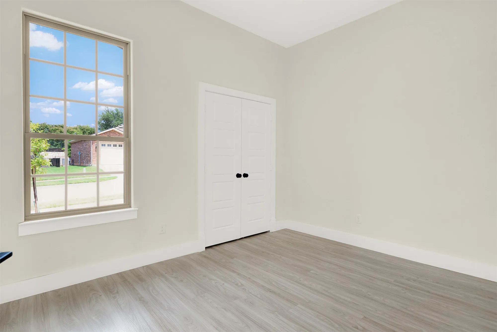 Property Slideshow image 15 of 19 | 3725 creek view dr, Mckinney, TX, 75071